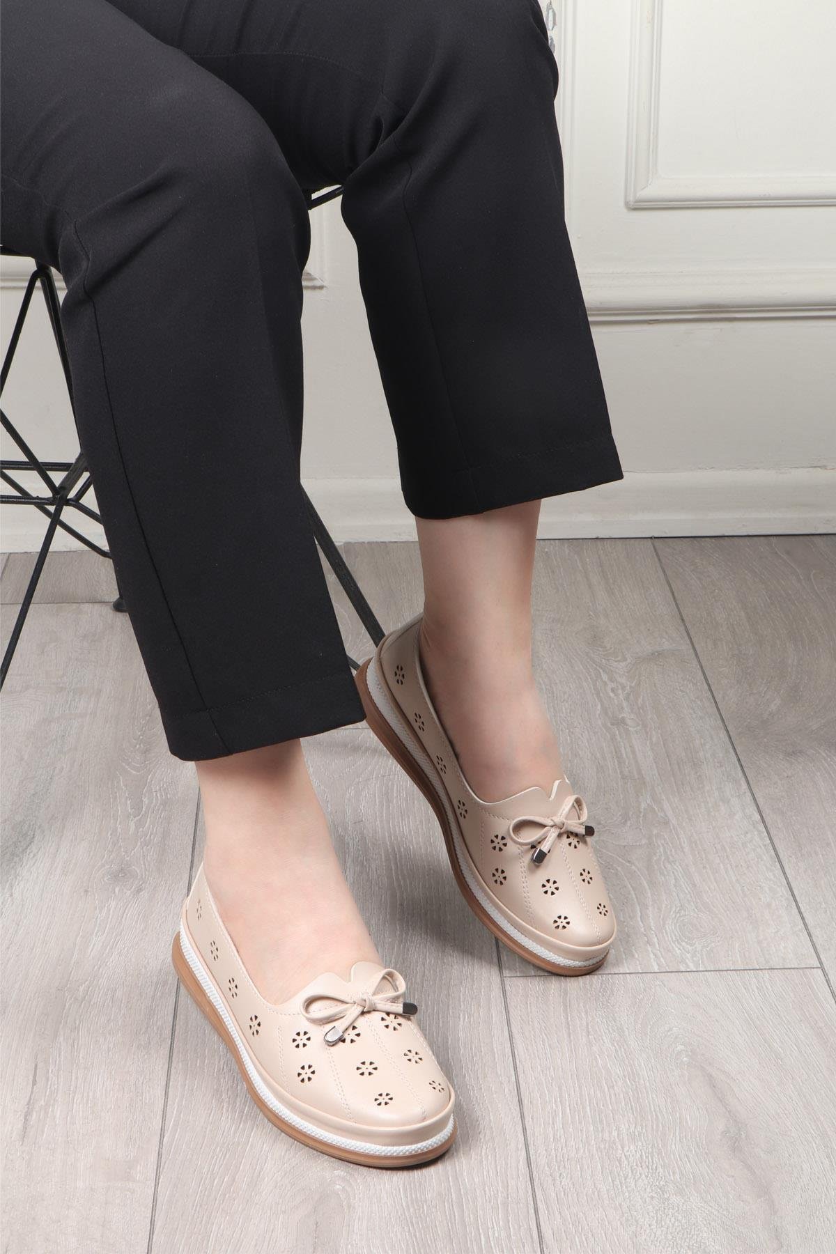 Wanetti 24-401 Termo Atom Kadın Ayakkabı Krem