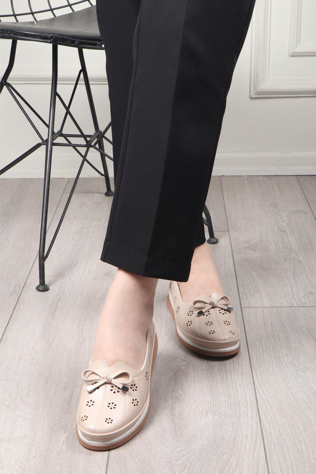 Wanetti 24-401 Termo Atom Kadın Ayakkabı Krem