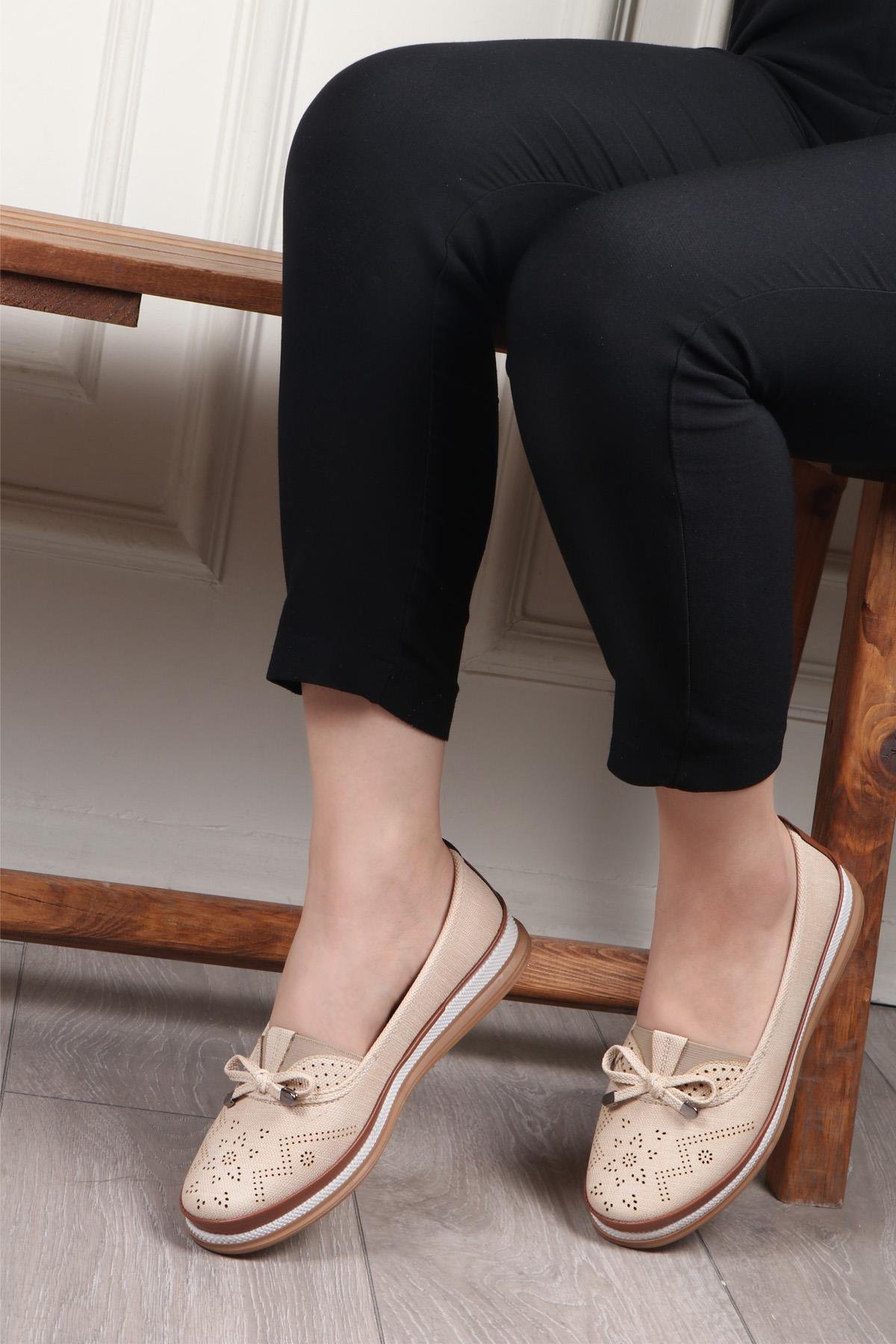 Wanetti 24-413 Termo Atom Kadın Ayakkabı Krem Kot