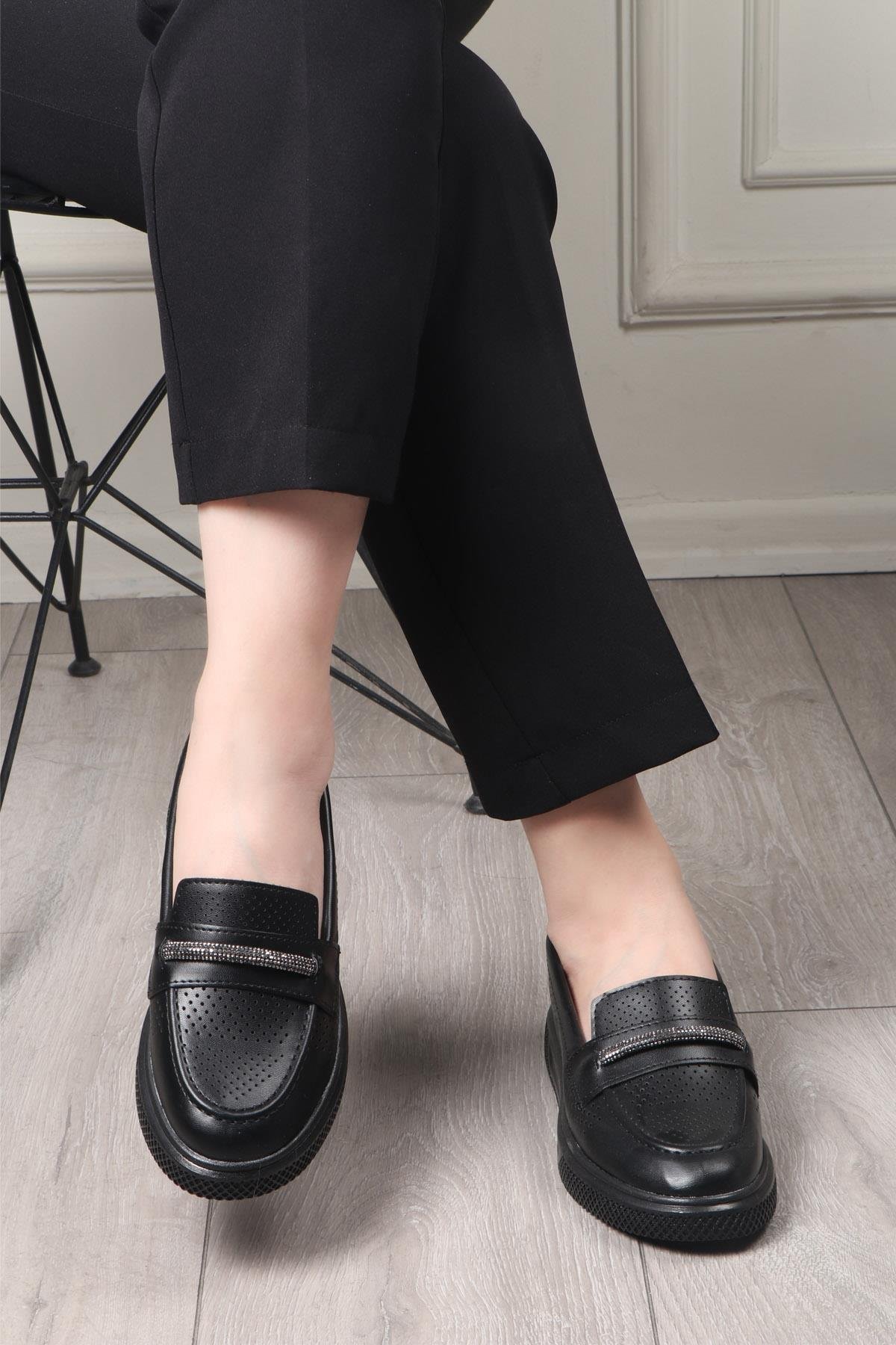 Wanetti 24-706 Poli Kadın Ayakkabı Siyah Lazer