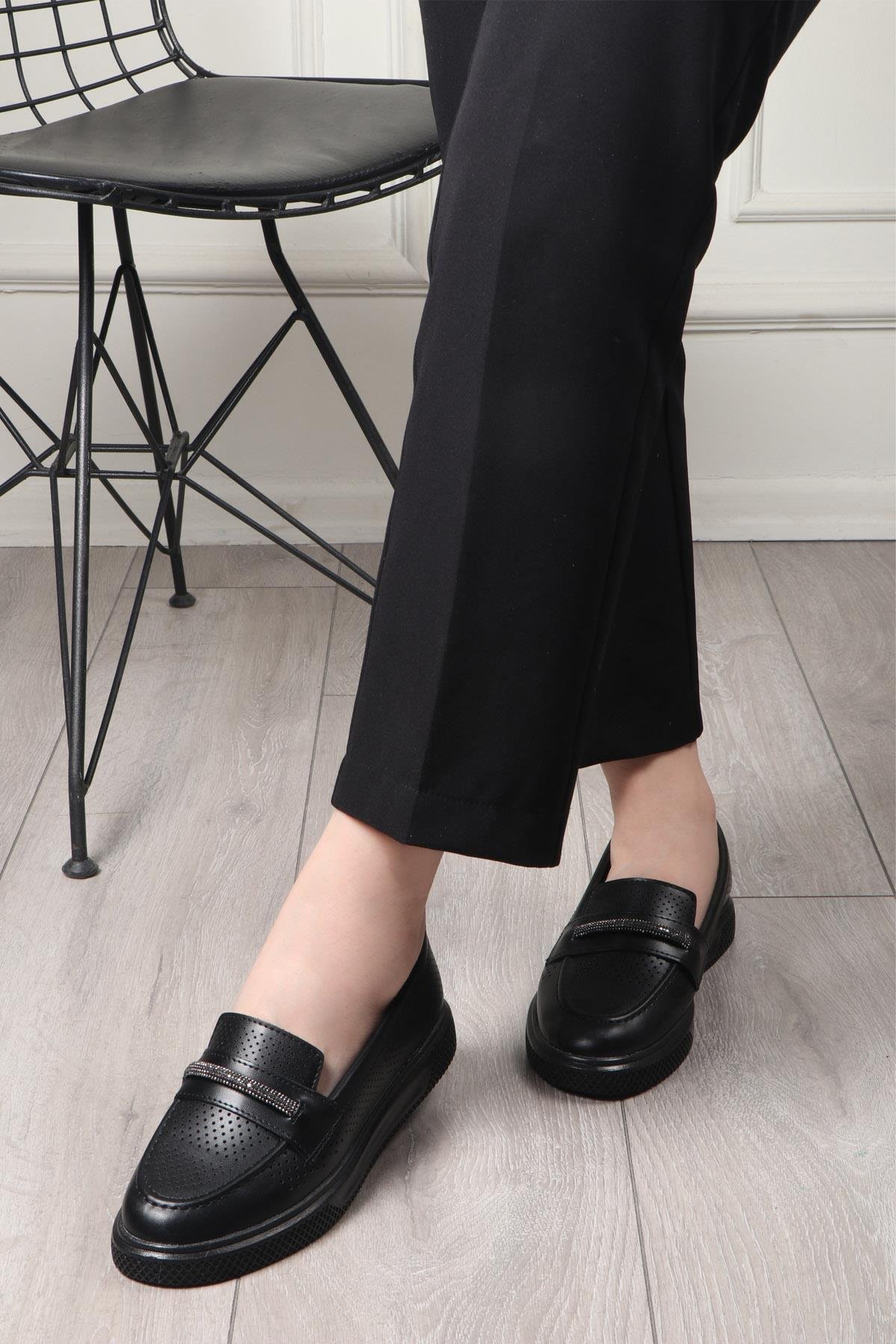 Wanetti 24-706 Poli Kadın Ayakkabı Siyah Lazer