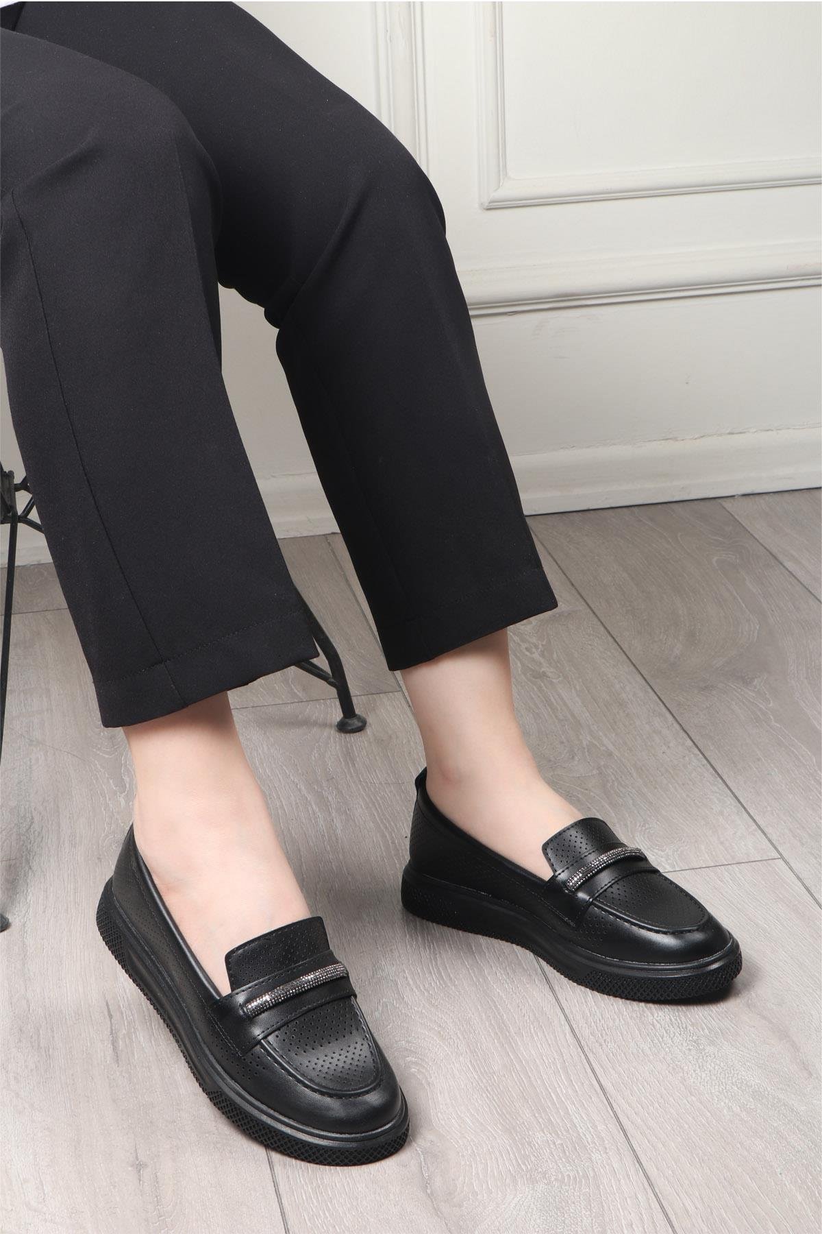 Wanetti 24-706 Poli Kadın Ayakkabı Siyah Lazer