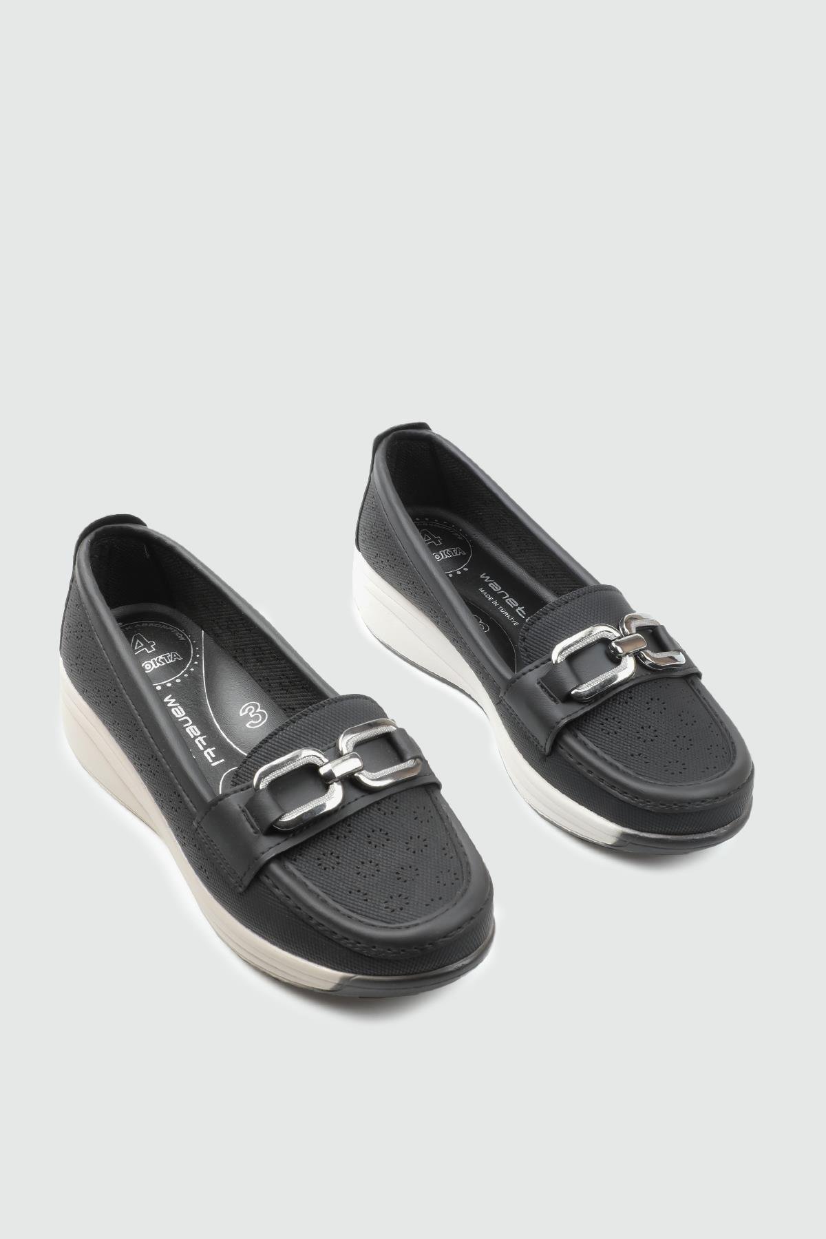 Wanetti 25-266 Saraçlı Poli Kadın Ayakkabı Siyah Kot Zımbalı