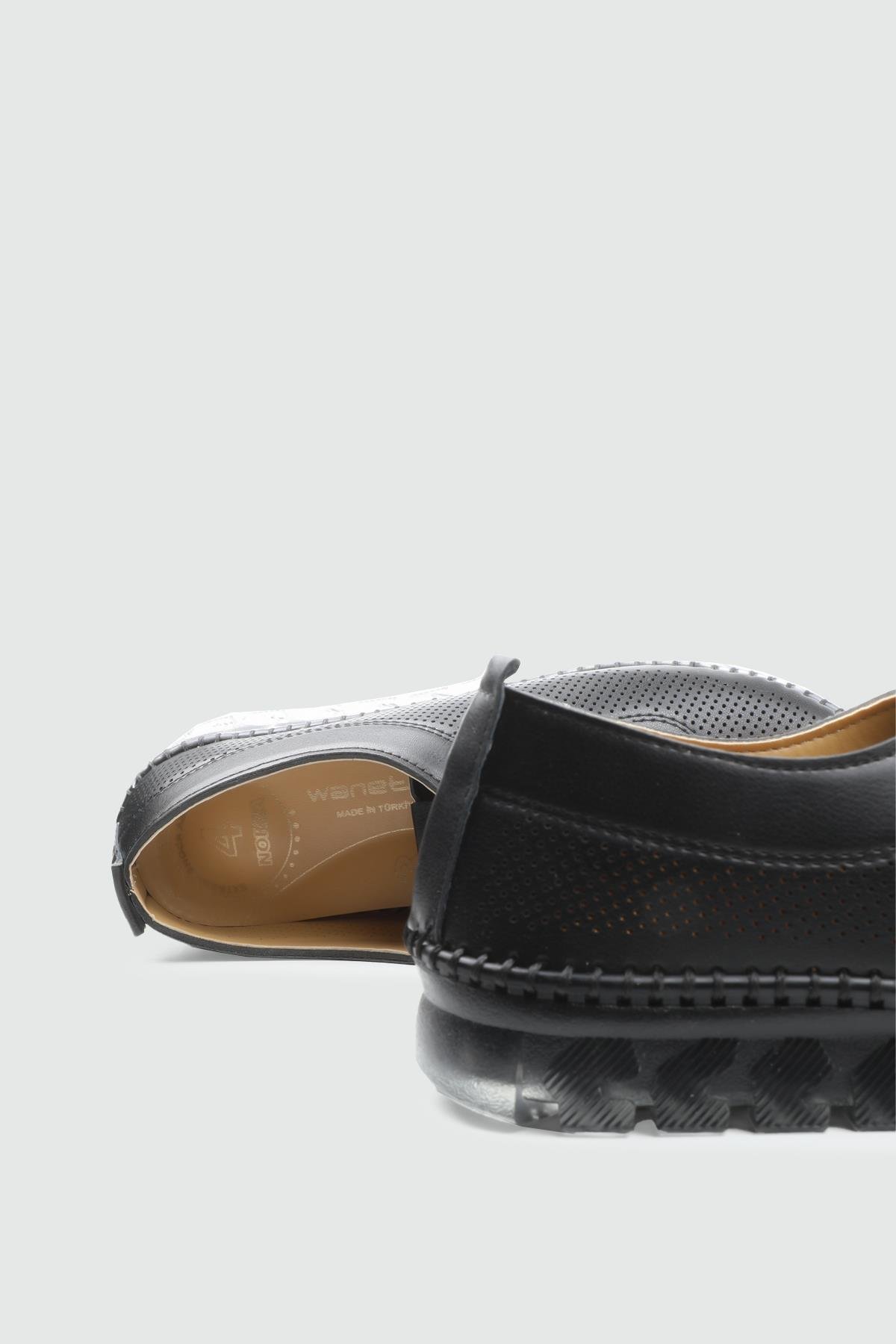 Wanetti 25-501 HCB Kadın Ayakkabı Siyah Cilt Zımbalı