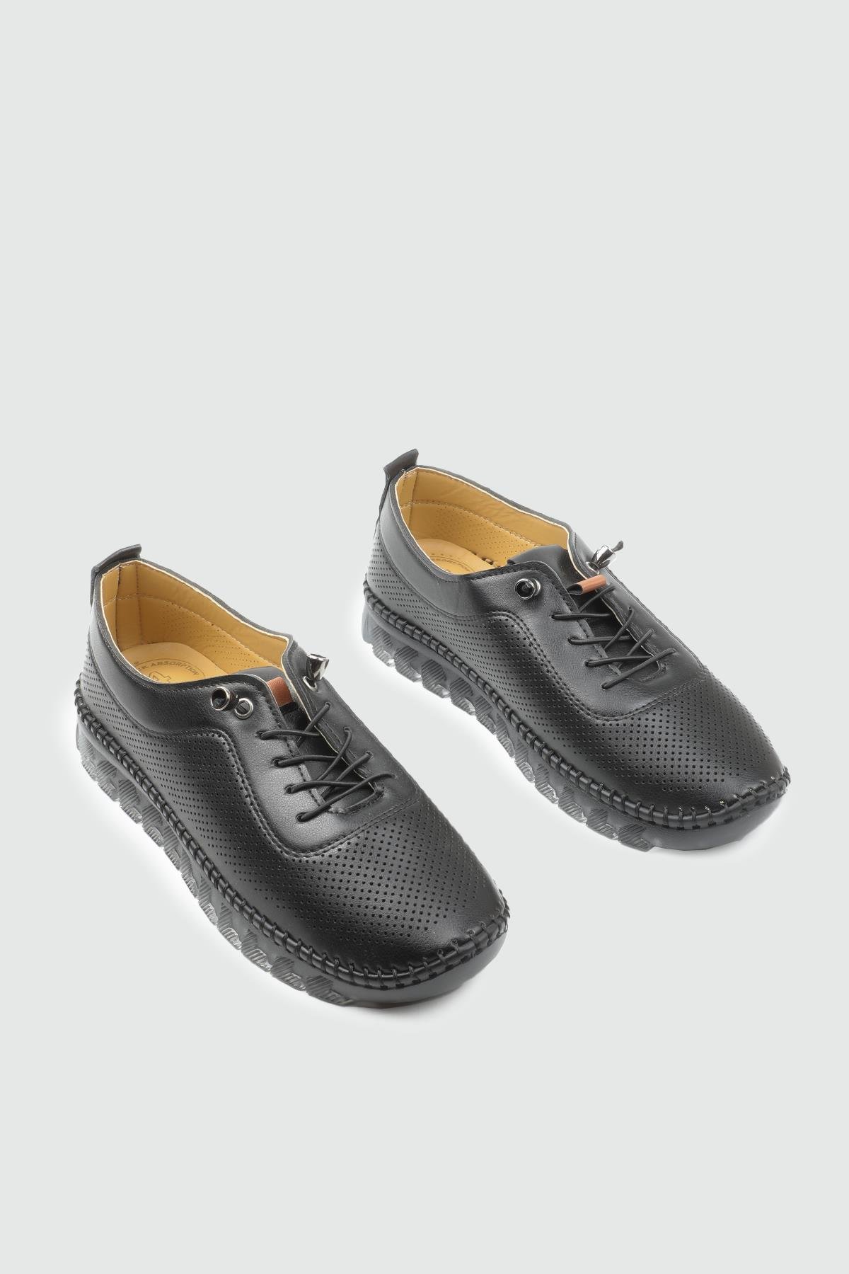 Wanetti 25-501 HCB Kadın Ayakkabı Siyah Cilt Zımbalı