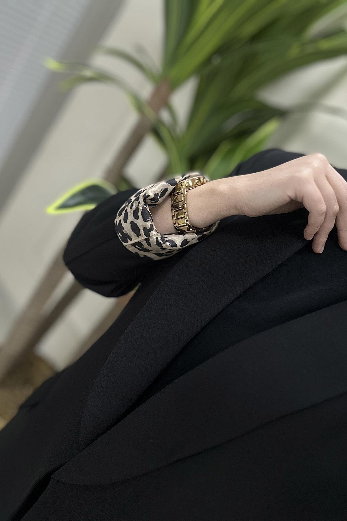 CeketKatlama Kol Leopar Detaylı Kadın Blazer Ceket Siyah MSE 1324