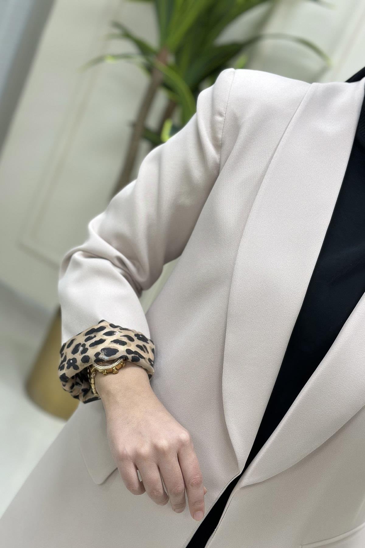 CeketKatlama Kol Leopar Detaylı Kadın Blazer Ceket Taş MSE 1324