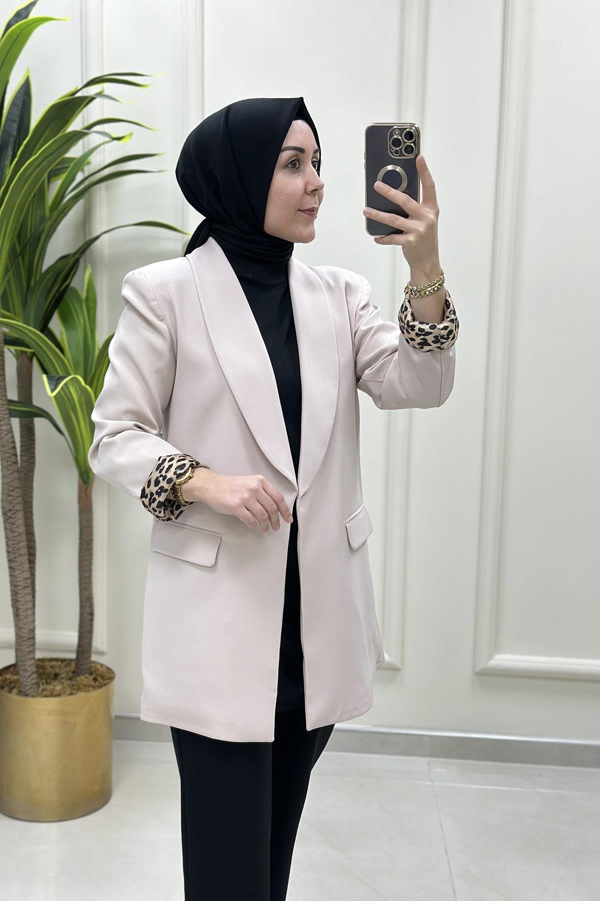 CeketKatlama Kol Leopar Detaylı Kadın Blazer Ceket Taş MSE 1324