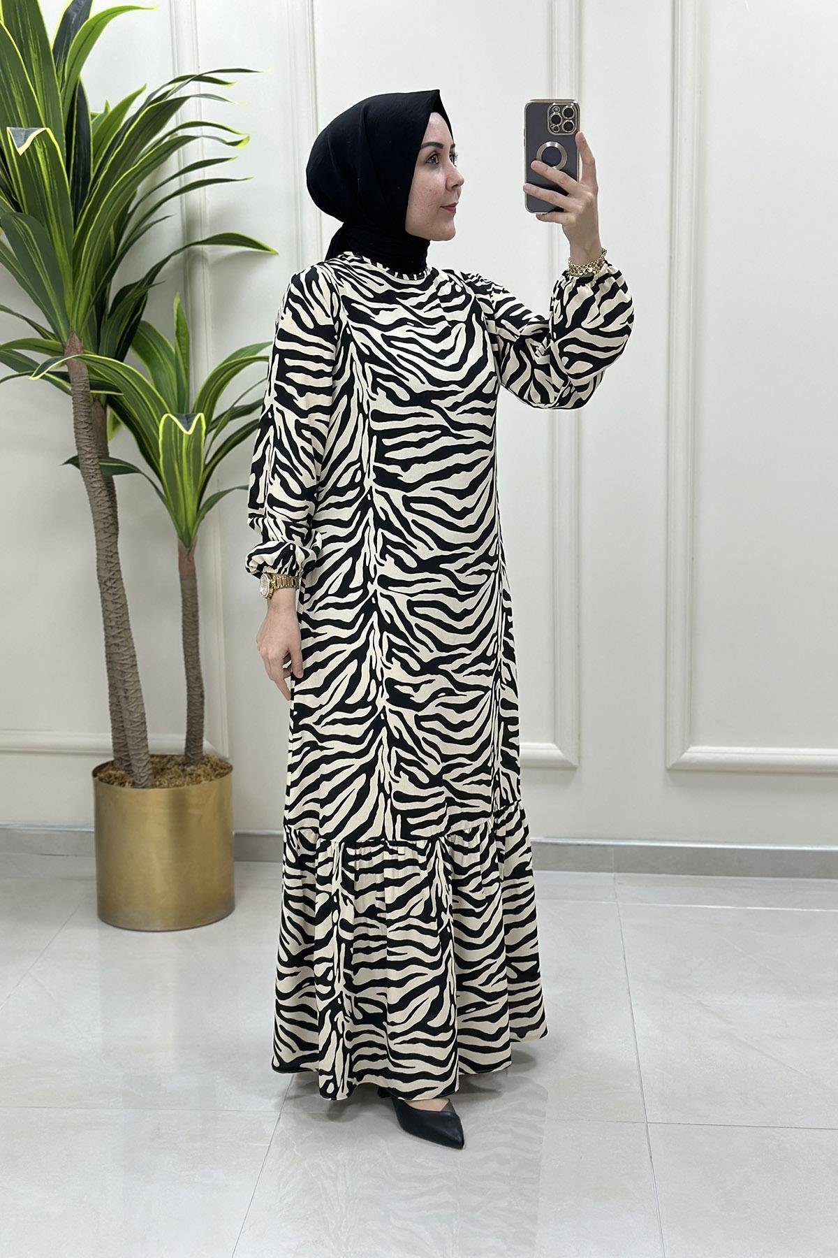 ElbiseArmine Trend Zebra Desen Kadın Elbise Siyah ARM 928