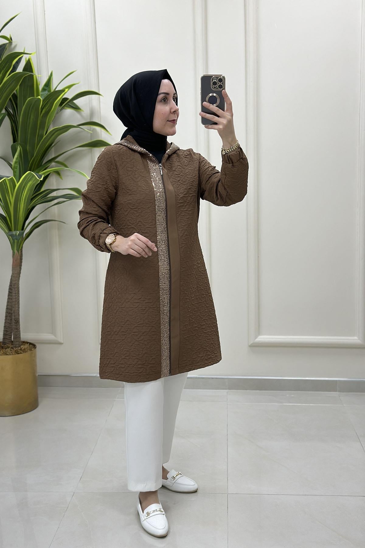 Giy Çık Önü Fermuarlı Pulpayet Detaylı Kadın Giyçık Kap Taba QTN 4913
