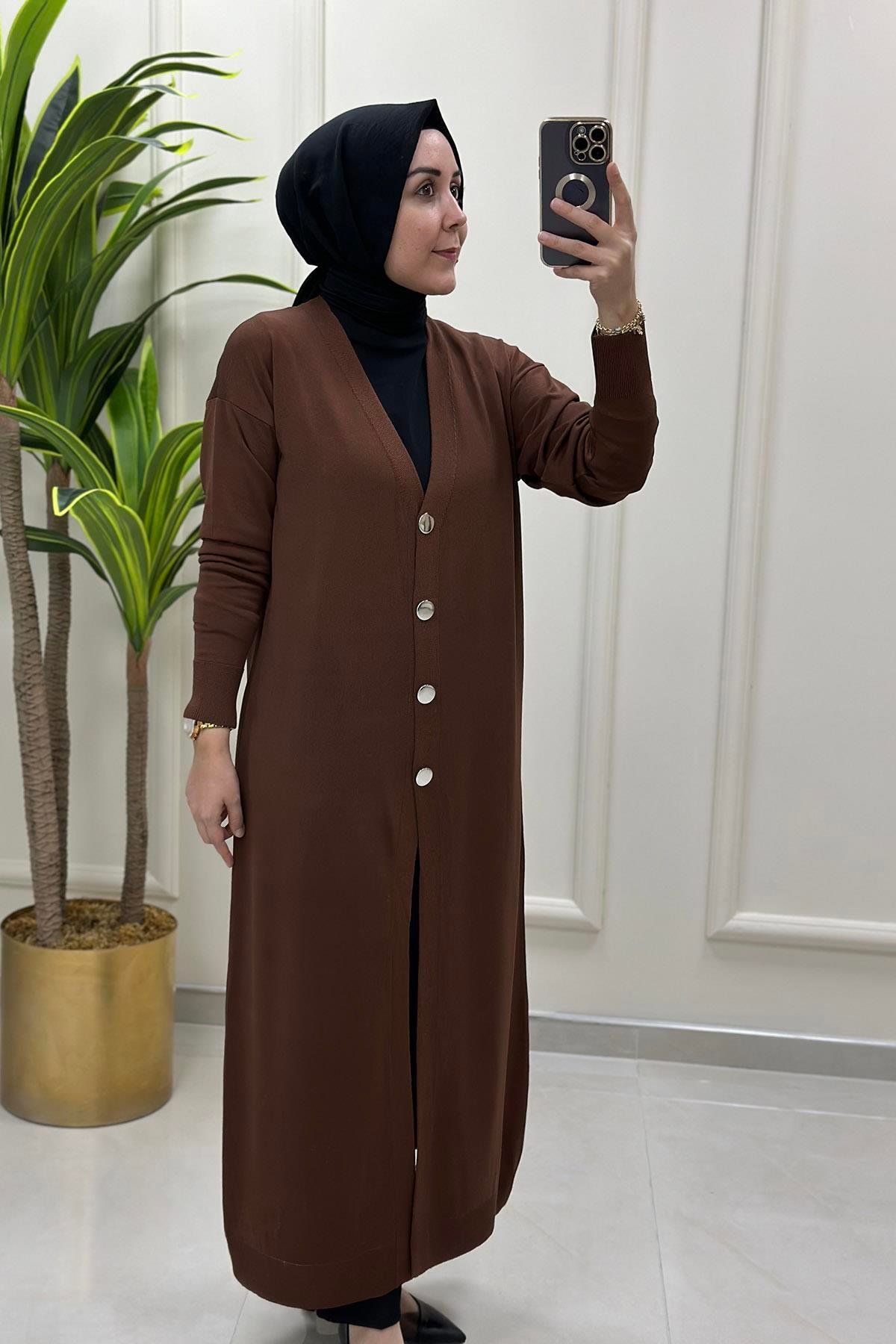 Giy ÇıkÖnü Düğmeli Uzun Kadın Triko Hırka Kahverengi KADO 9172