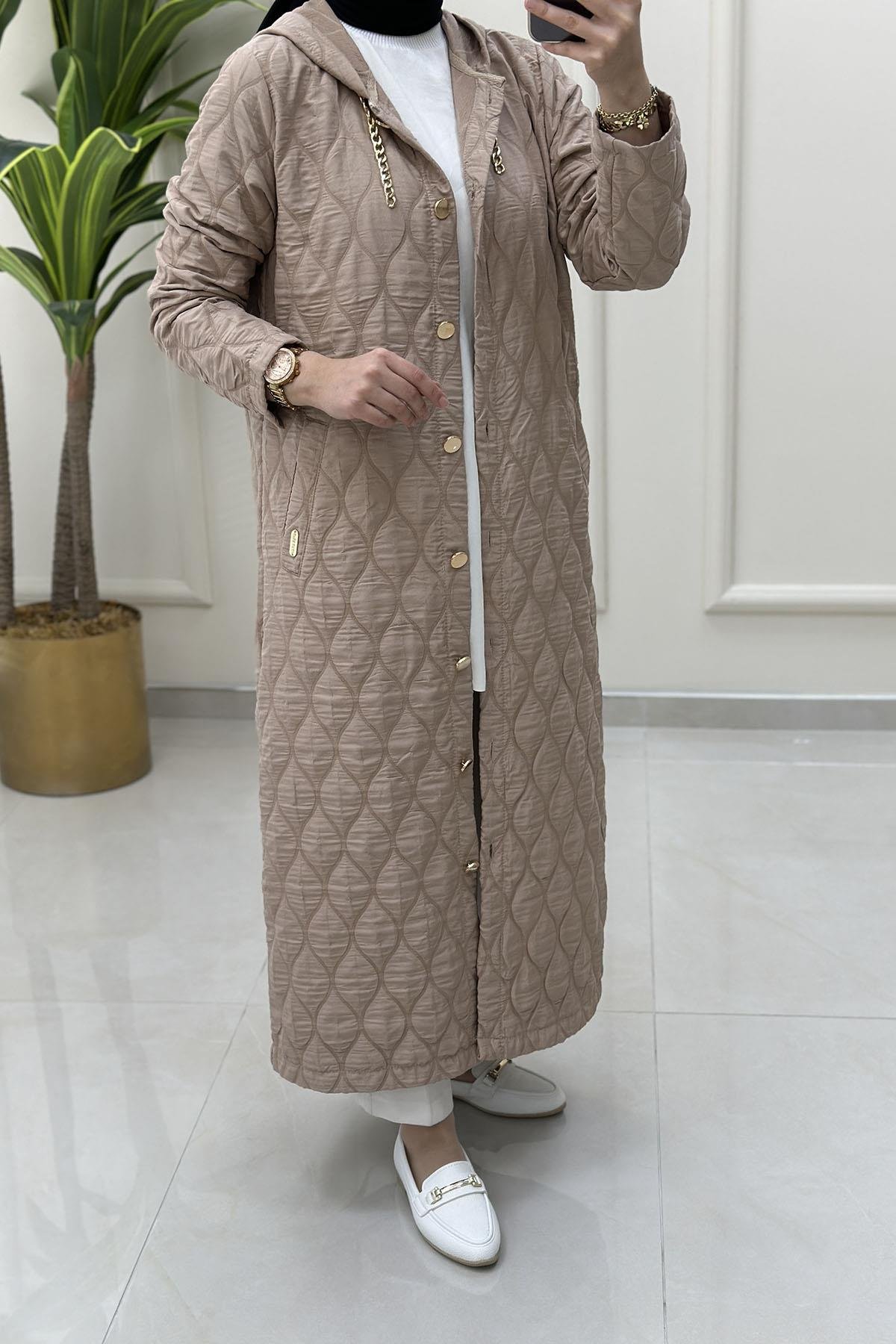 Giy ÇıkÖnü Düğmeli Zincir Detaylı Kadın Kapitone Giyçık Vizon AKAY 111