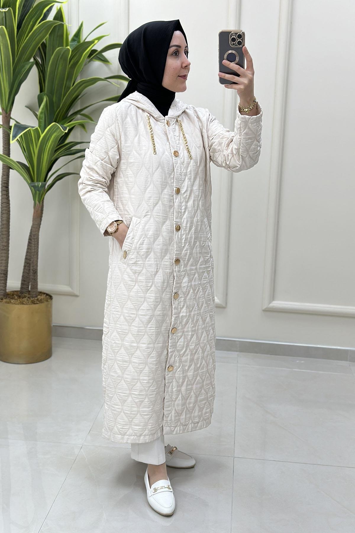 Giy ÇıkÖnü Düğmeli Zincir Detaylı Kadın Kapitone Giyçık Taş AKAY 111