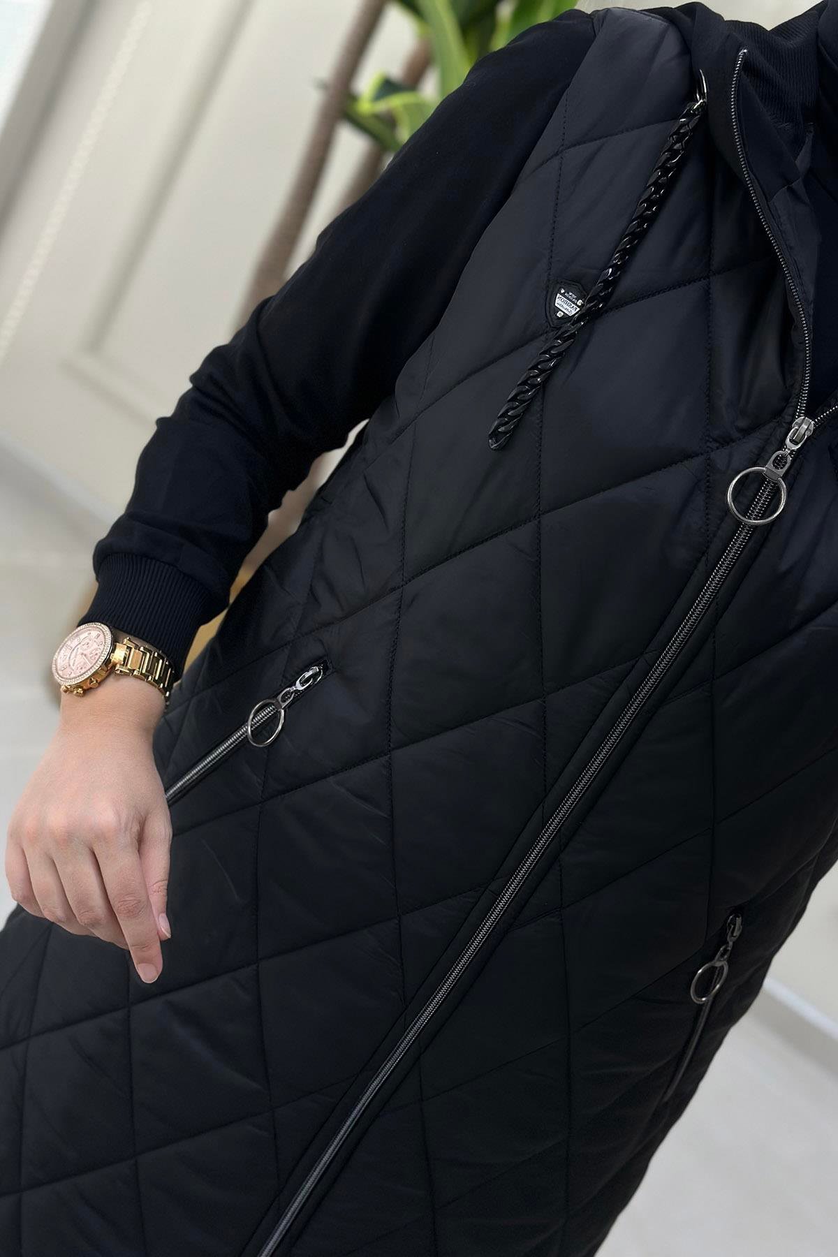 Giy ÇıkÖnü Fermuarlı Kapüşon Zincir Detaylı Kadın Kapitone Giyçık Kap Siyah KADO 21751