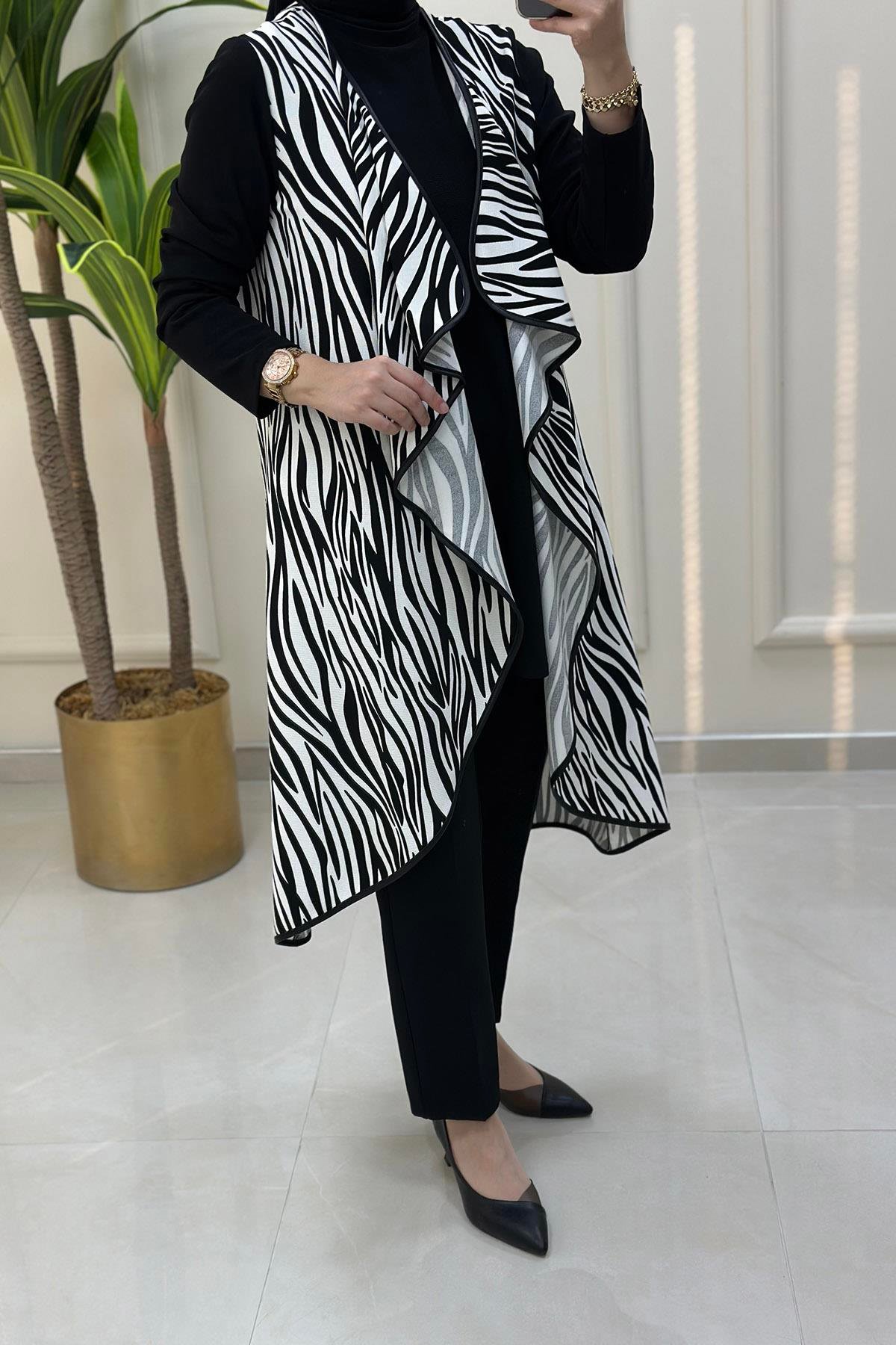İkili TakımZebra Desen Volanlı Hırka ve Tunik Kadın İkili Takım Siyah/Beyaz LOOK 7060