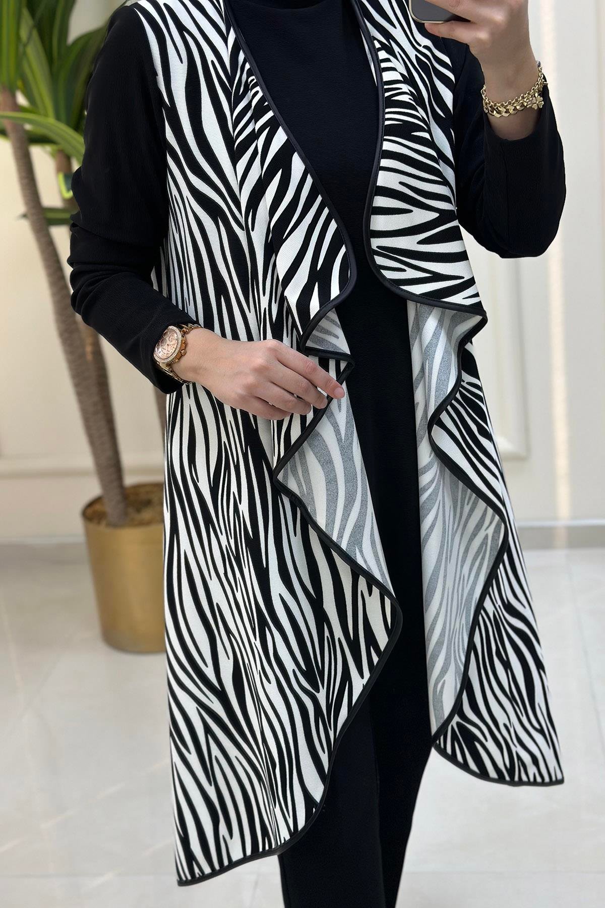 İkili TakımZebra Desen Volanlı Hırka ve Tunik Kadın İkili Takım Siyah/Beyaz LOOK 7060