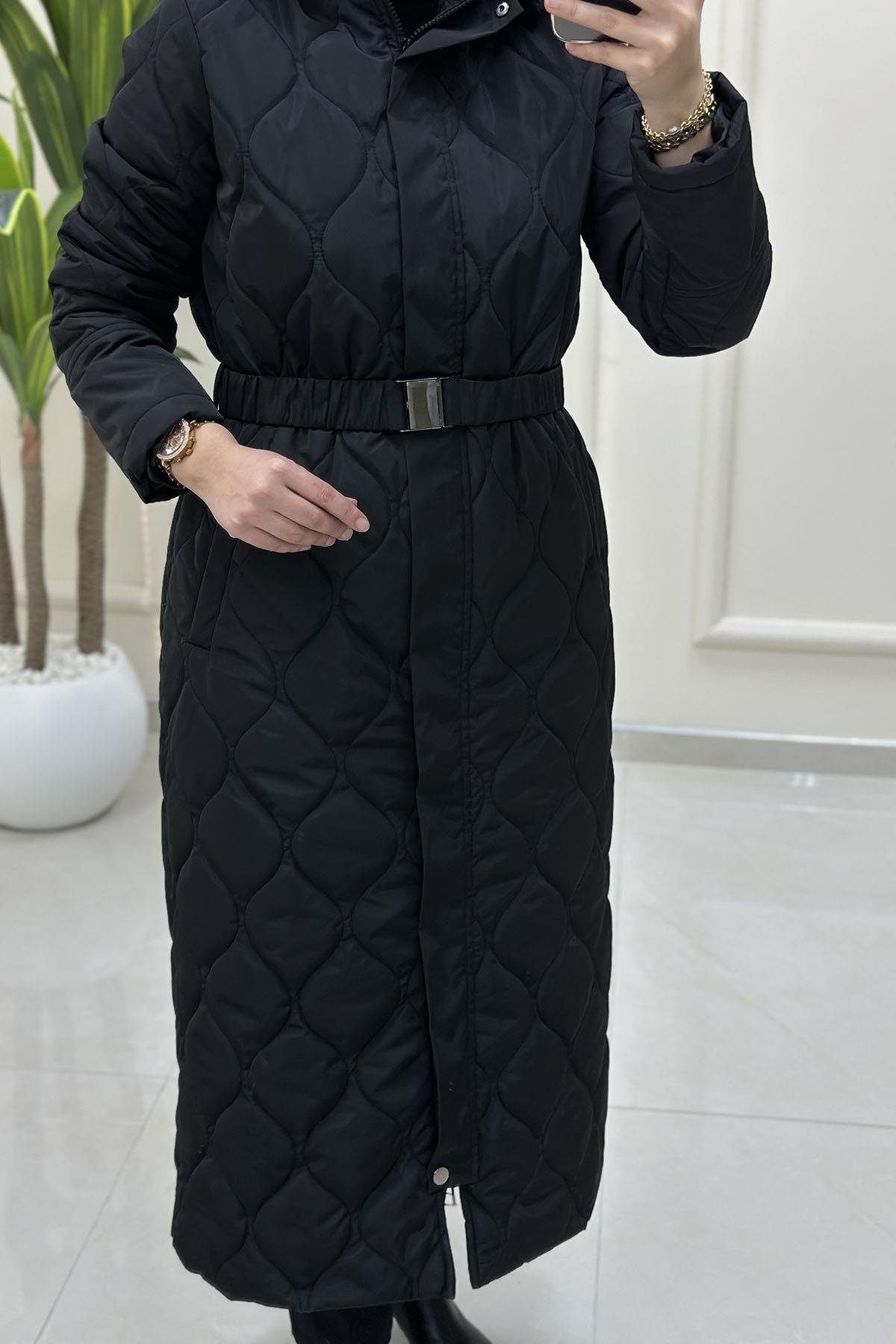 KabanBelli Önü Fermuarlı Kapüşonu Kürklü Kadın Kapitone Kaban Siyah BELLİ 7001