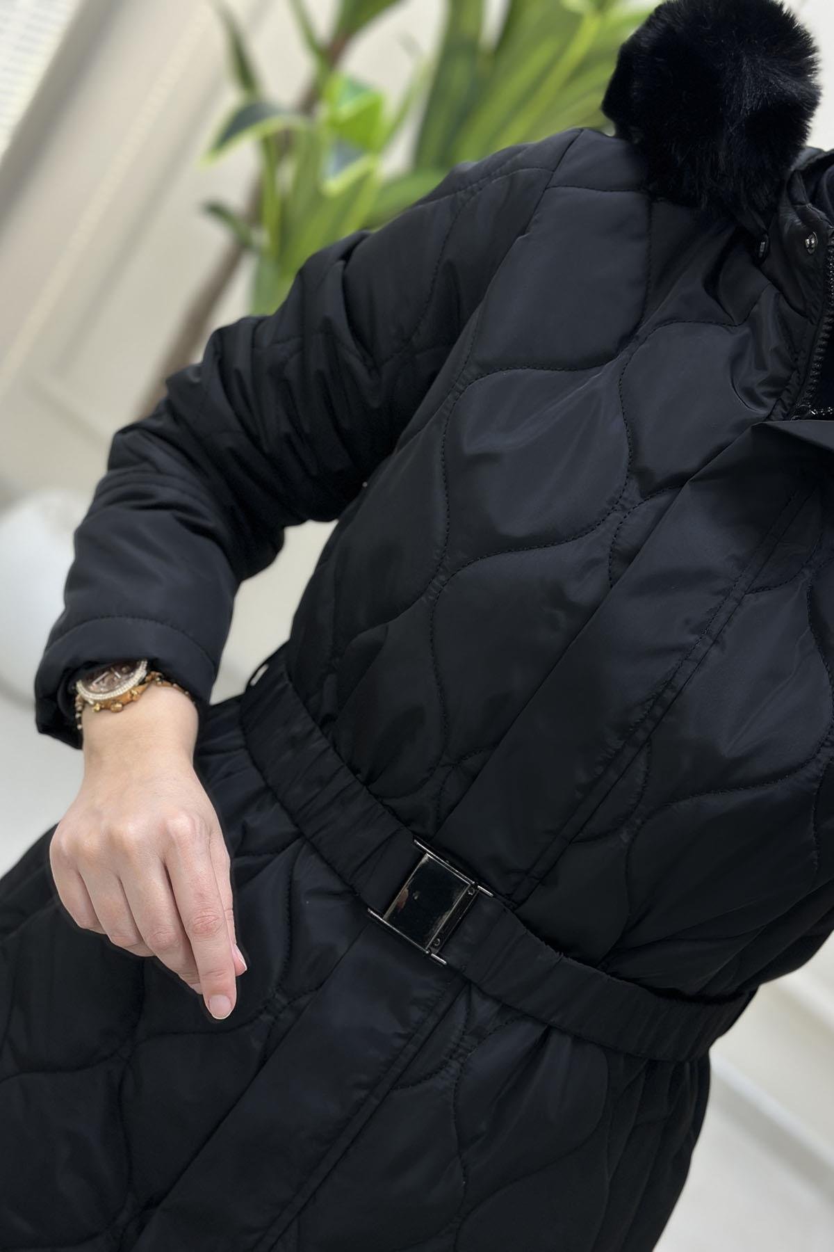 KabanBelli Önü Fermuarlı Kapüşonu Kürklü Kadın Kapitone Kaban Siyah BELLİ 7001