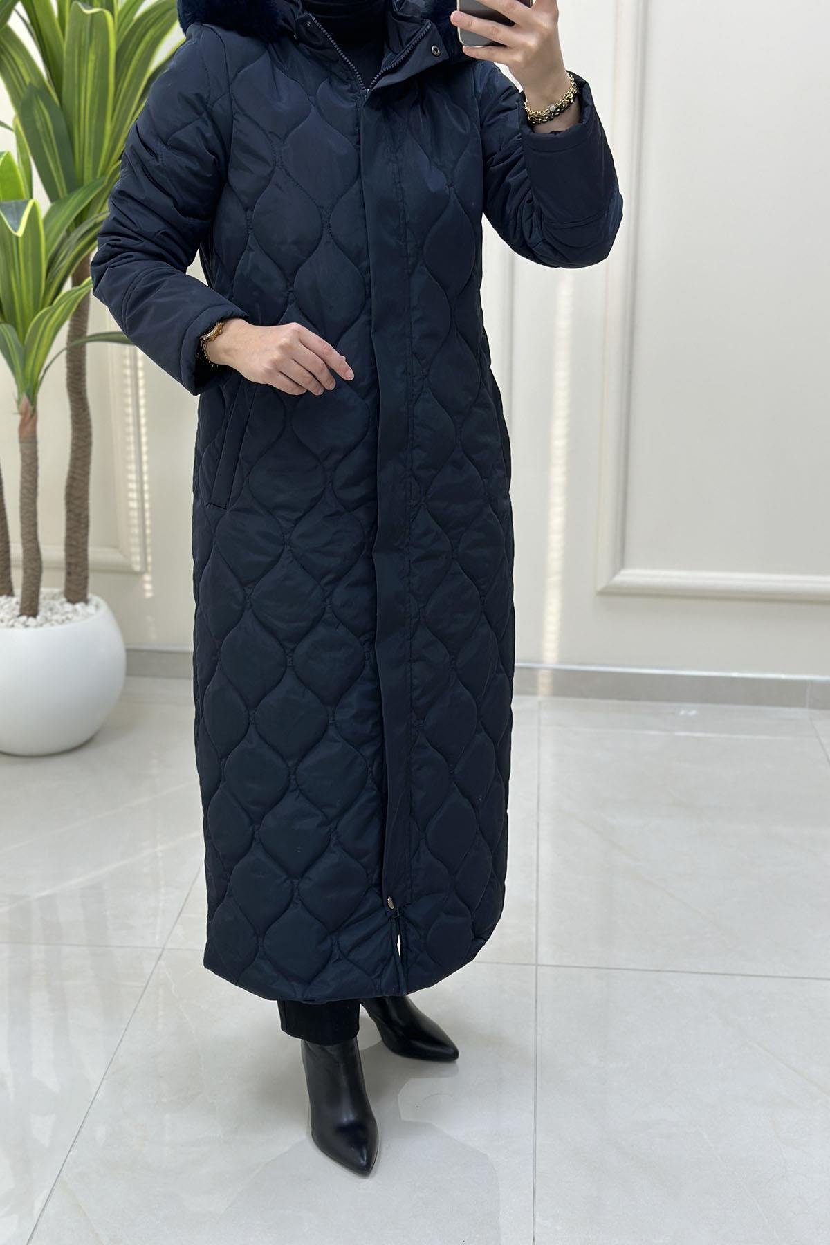 KabanBelli Önü Fermuarlı Kapüşonu Kürklü Kadın Kapitone Kaban Lacivert BELLİ 7001