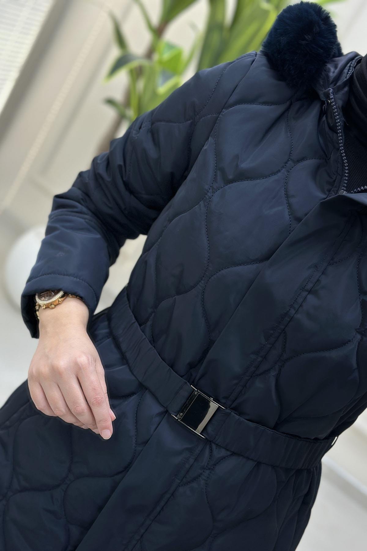 KabanBelli Önü Fermuarlı Kapüşonu Kürklü Kadın Kapitone Kaban Lacivert BELLİ 7001