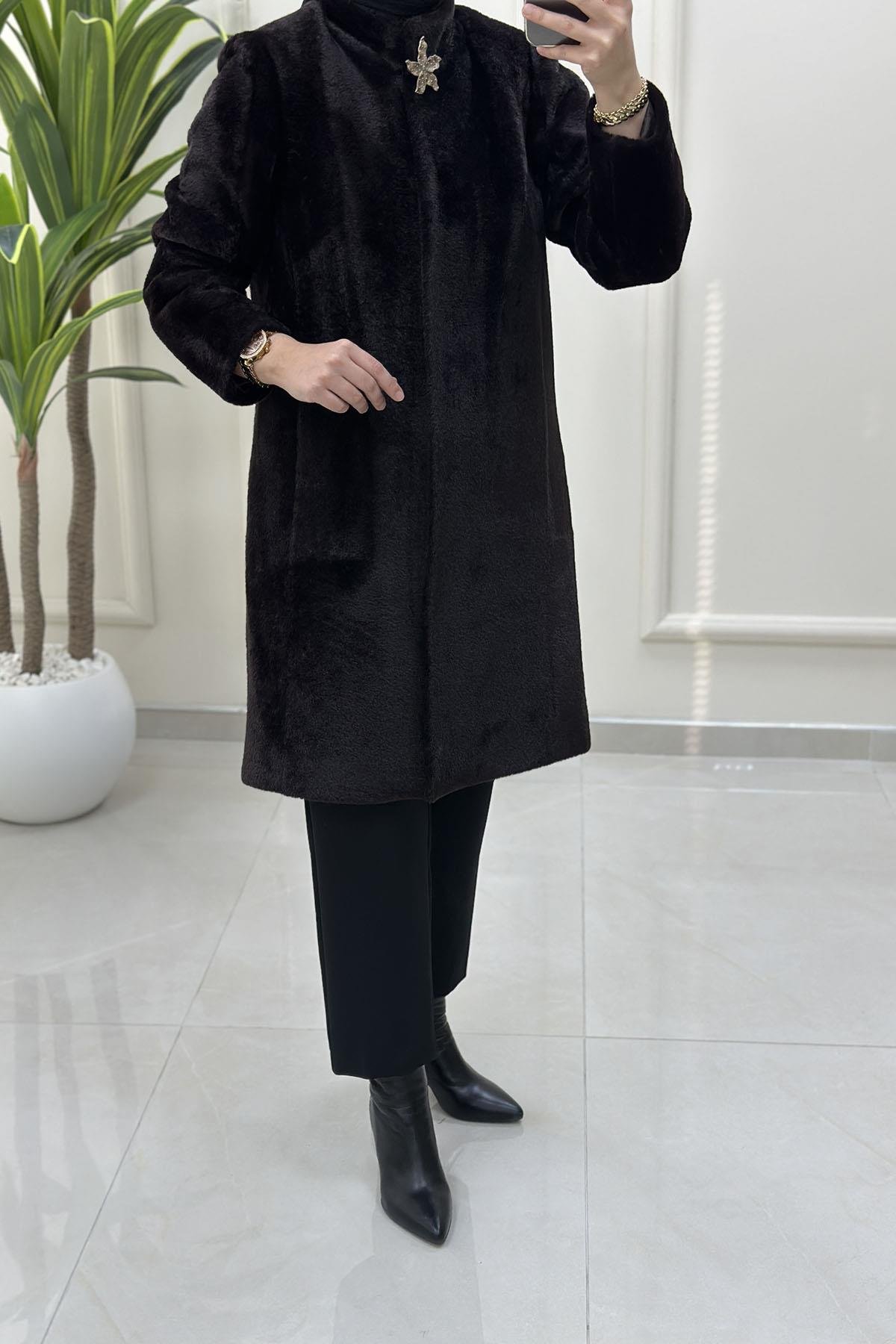 KabanÖnü Çıtçıtlı Yaka Broş Detaylı Kadın Angora Kaban Acı Kahve SFF 5125