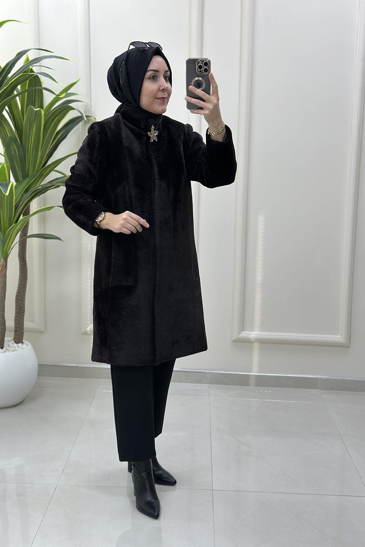 KabanÖnü Çıtçıtlı Yaka Broş Detaylı Kadın Angora Kaban Acı Kahve SFF 5125