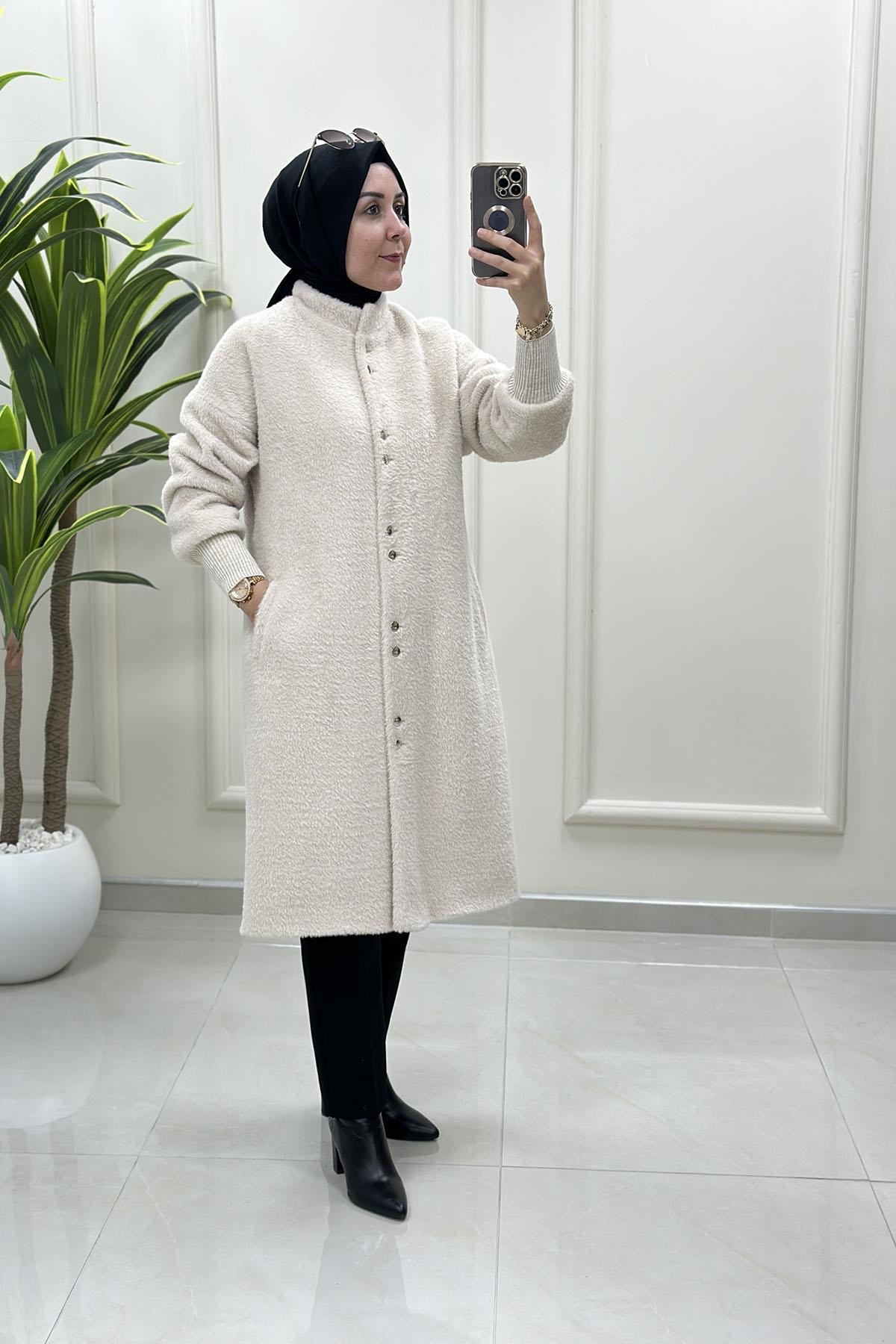 KabanÖnü Düğmeli Ribana Detaylı Kadın Angora Kaban Bej SFF 5119