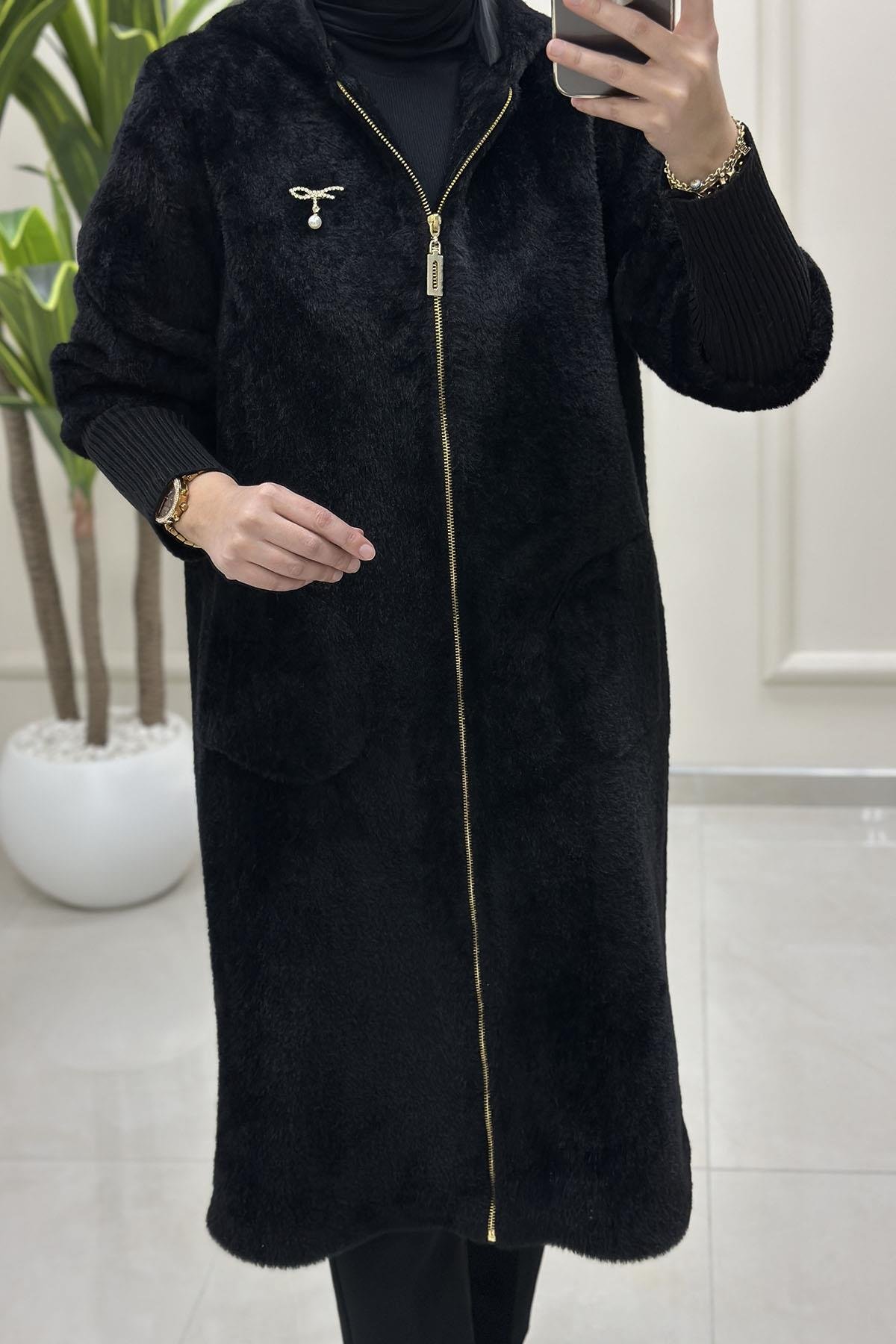 KabanÖnü Fermuarlı Broş Detaylı Kadın Angora Kaban Siyah VOL 4100