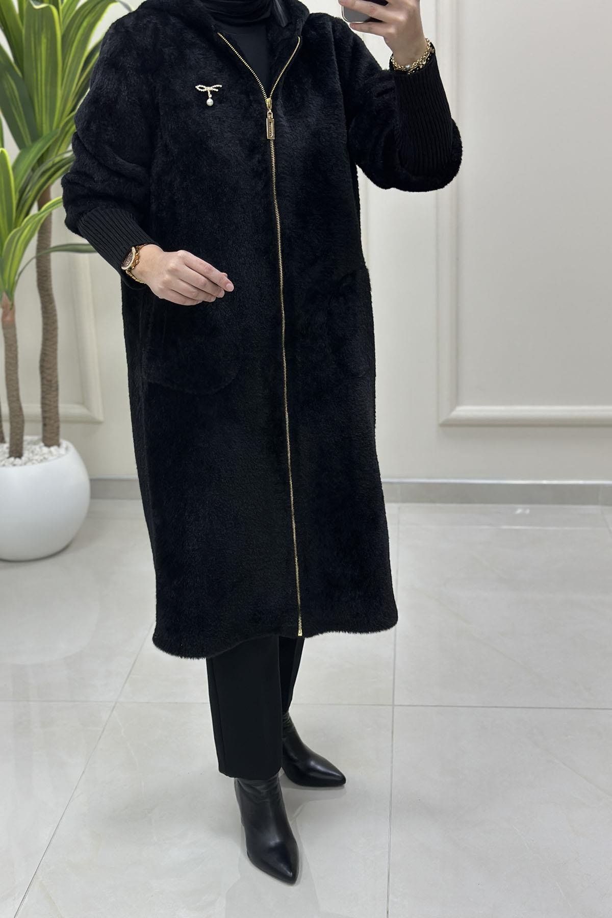 KabanÖnü Fermuarlı Broş Detaylı Kadın Angora Kaban Siyah VOL 4100