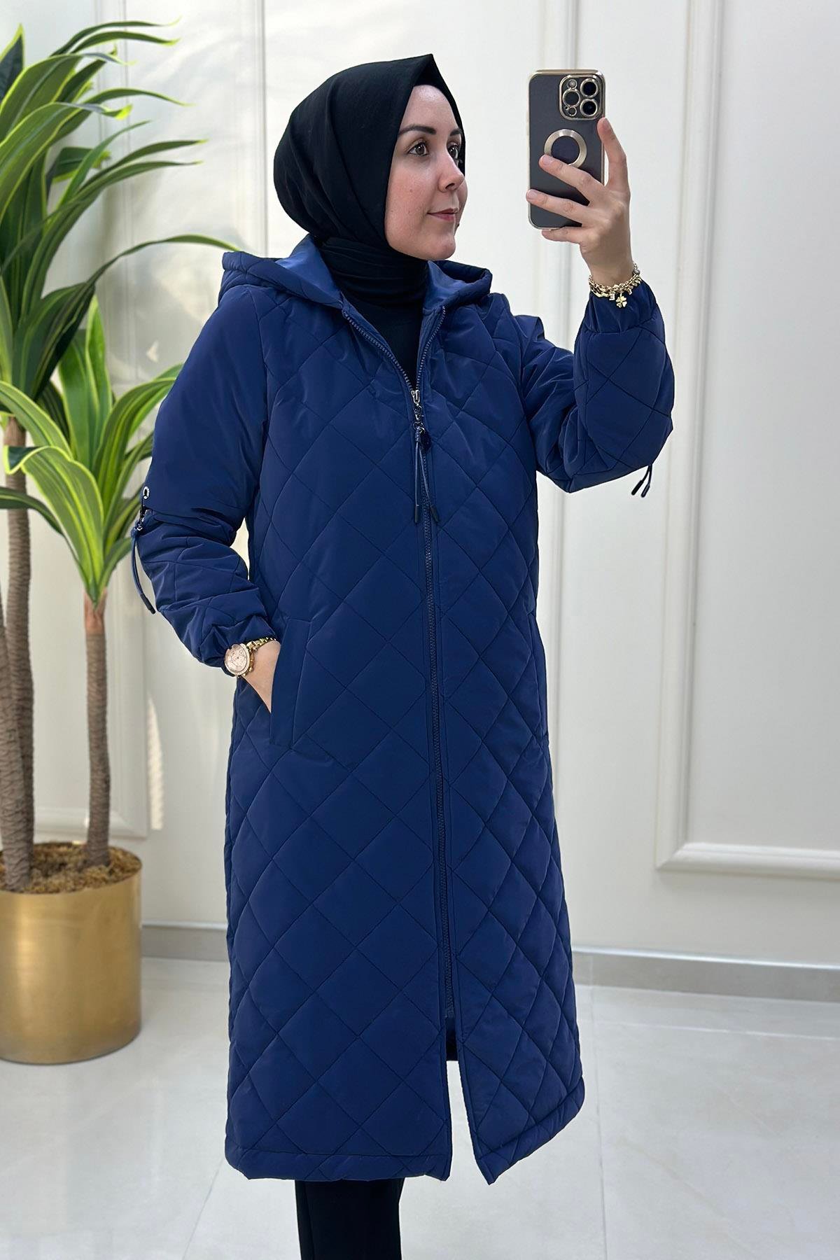 KabanÖnü Fermuarlı Kolları Aksesuar Detaylı Kadın Şişme Kaban Saks Mavisi MLH 4613