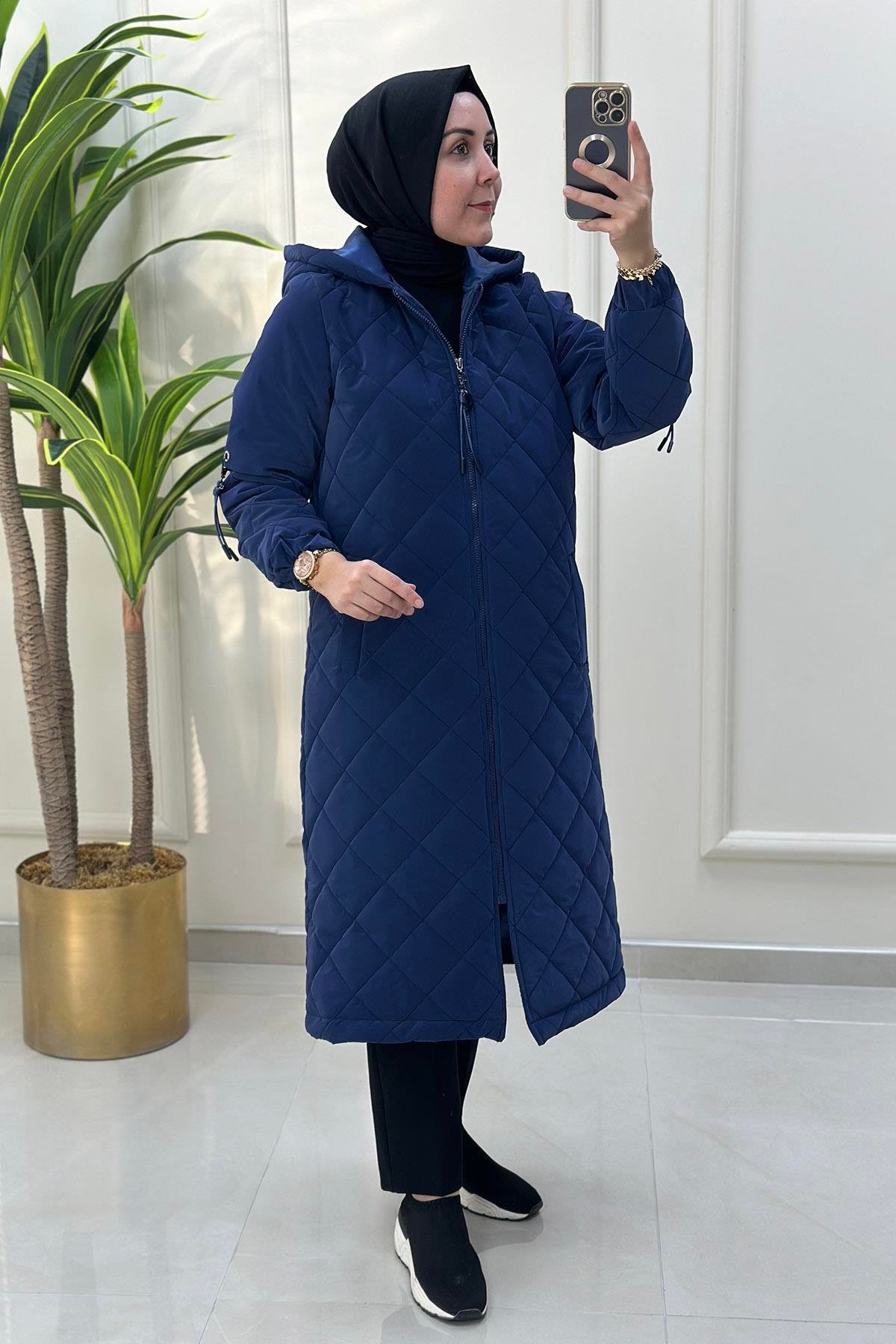 KabanÖnü Fermuarlı Kolları Aksesuar Detaylı Kadın Şişme Kaban Saks Mavisi MLH 4613