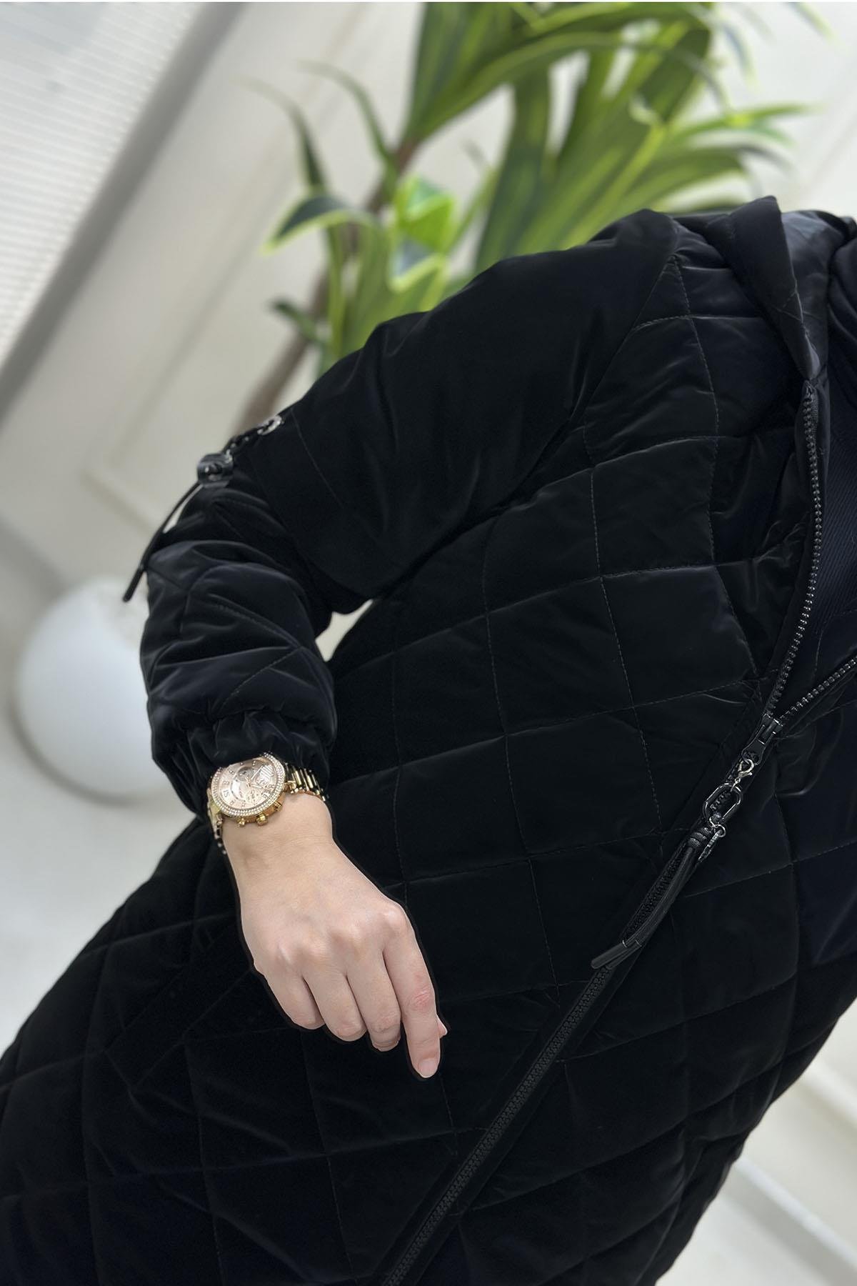 KabanÖnü Fermuarlı Kolları Aksesuar Detaylı Kadın Kapitone Kaban Siyah MLH 4613