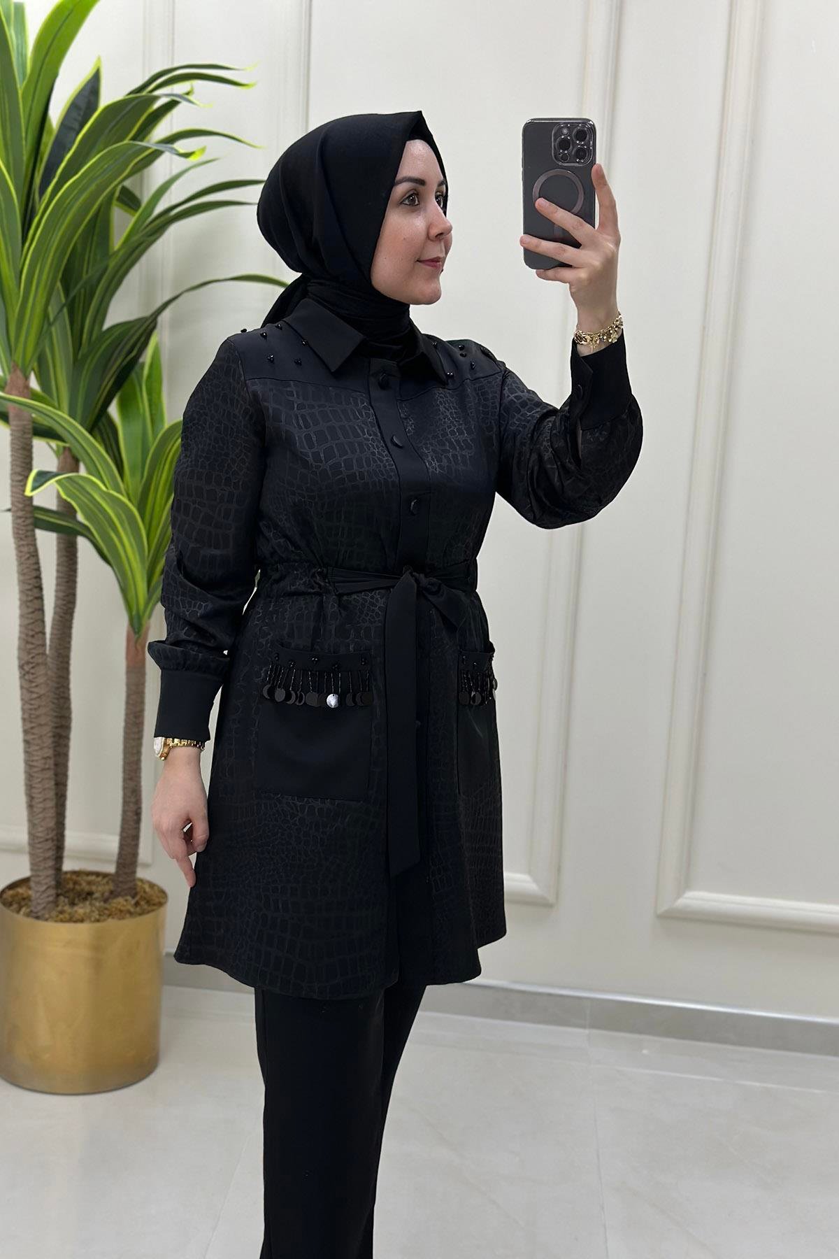 Pantolonlu TakımBeli Büzgülü İşleme Pul Detaylı Ceket ve Pantolon Kadın İkili Takım Siyah FM 24104