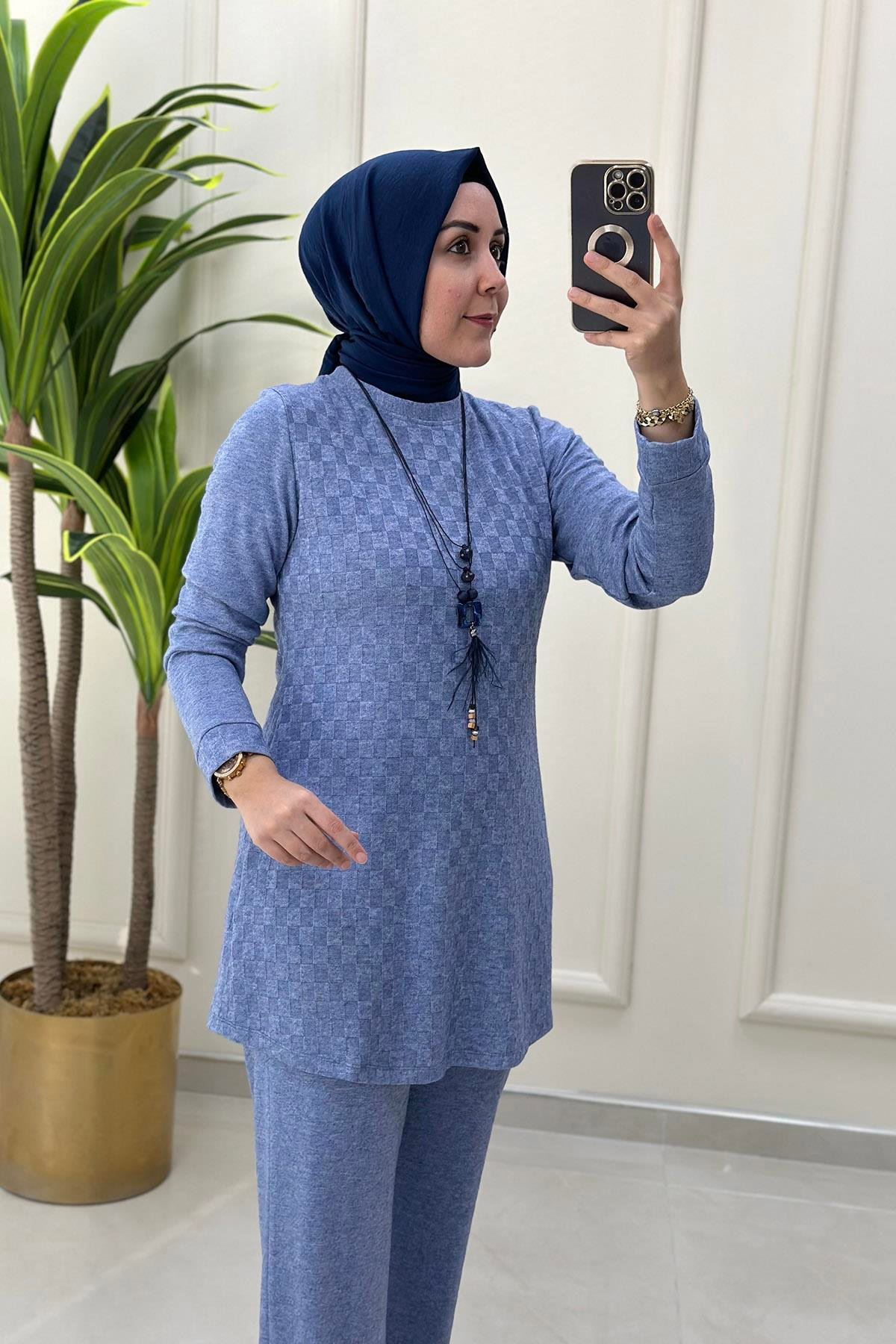 Pantolonlu TakımDama Desen Kolyeli Tunik ve Pantolon Kadın Triko Takım Mavi CNR 1818