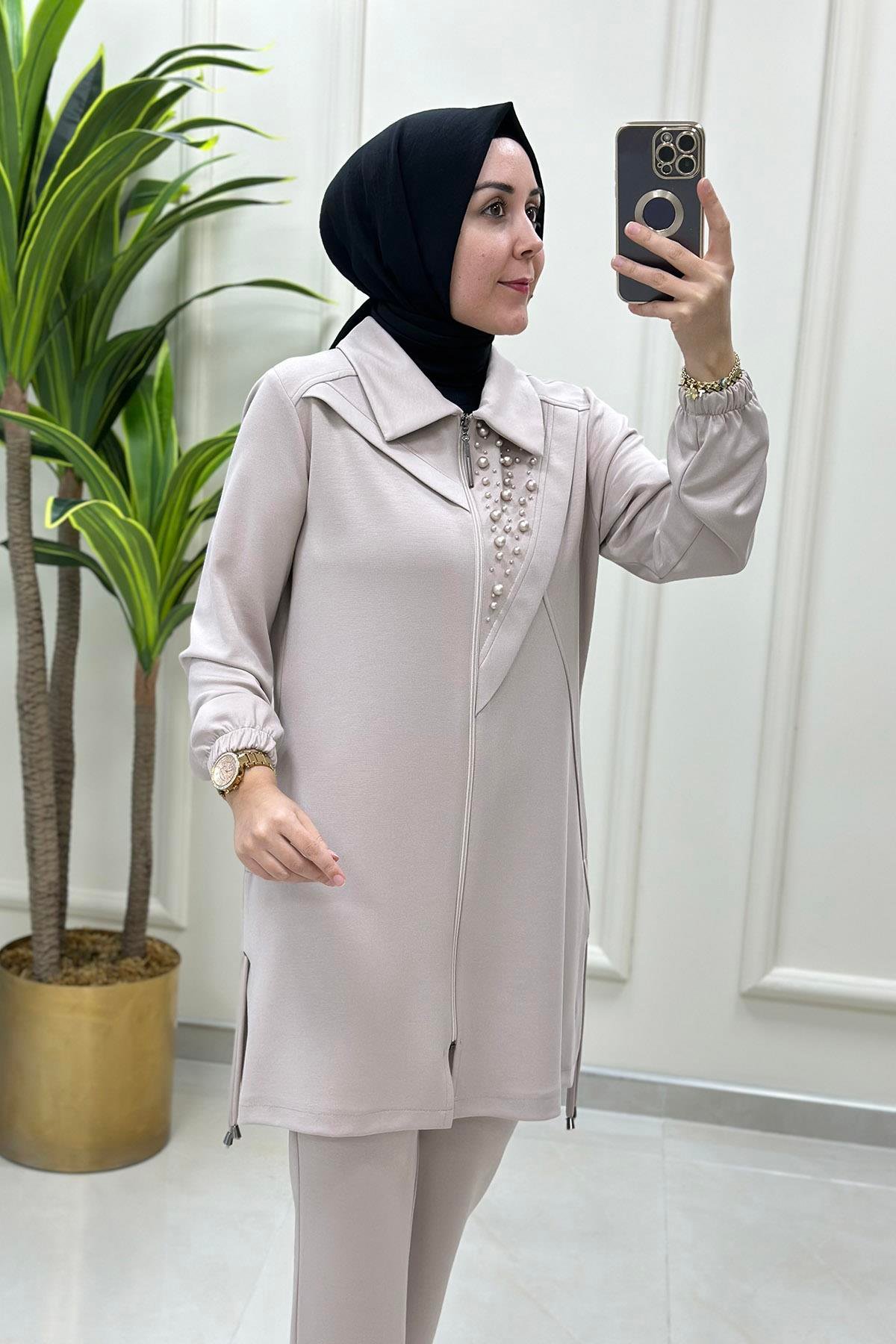 Pantolonlu TakımÖnü Fermuarlı İnci Detaylı Giyçık ve Pantolon Kadın İkili Takım Bej HYA 1445