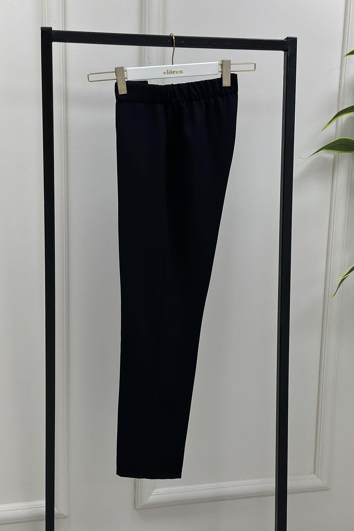 PantolonOzan Aydın Dar Paça Kadın Pantolon Siyah OZN 5004