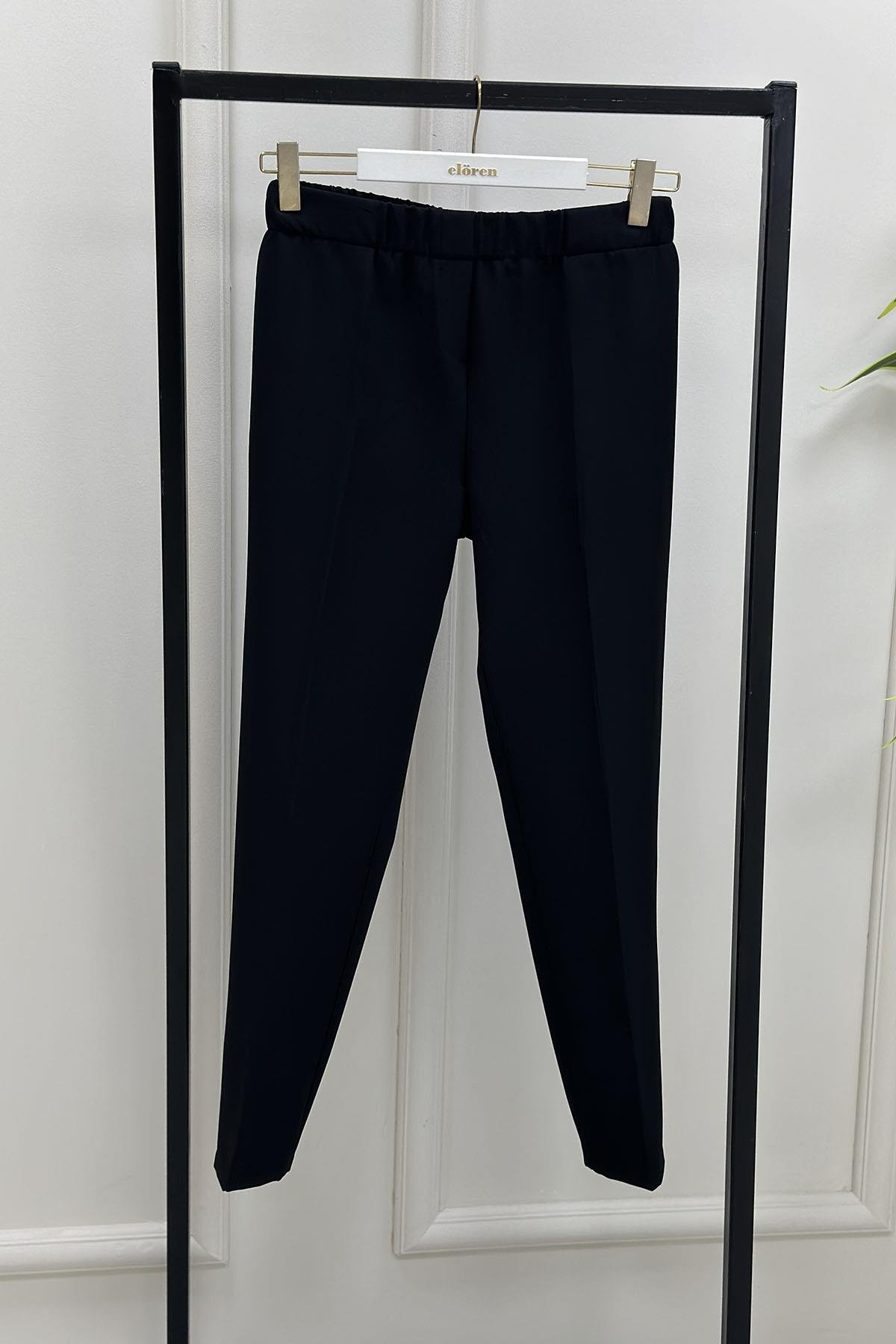 PantolonOzan Aydın Dar Paça Kadın Pantolon Siyah OZN 5004