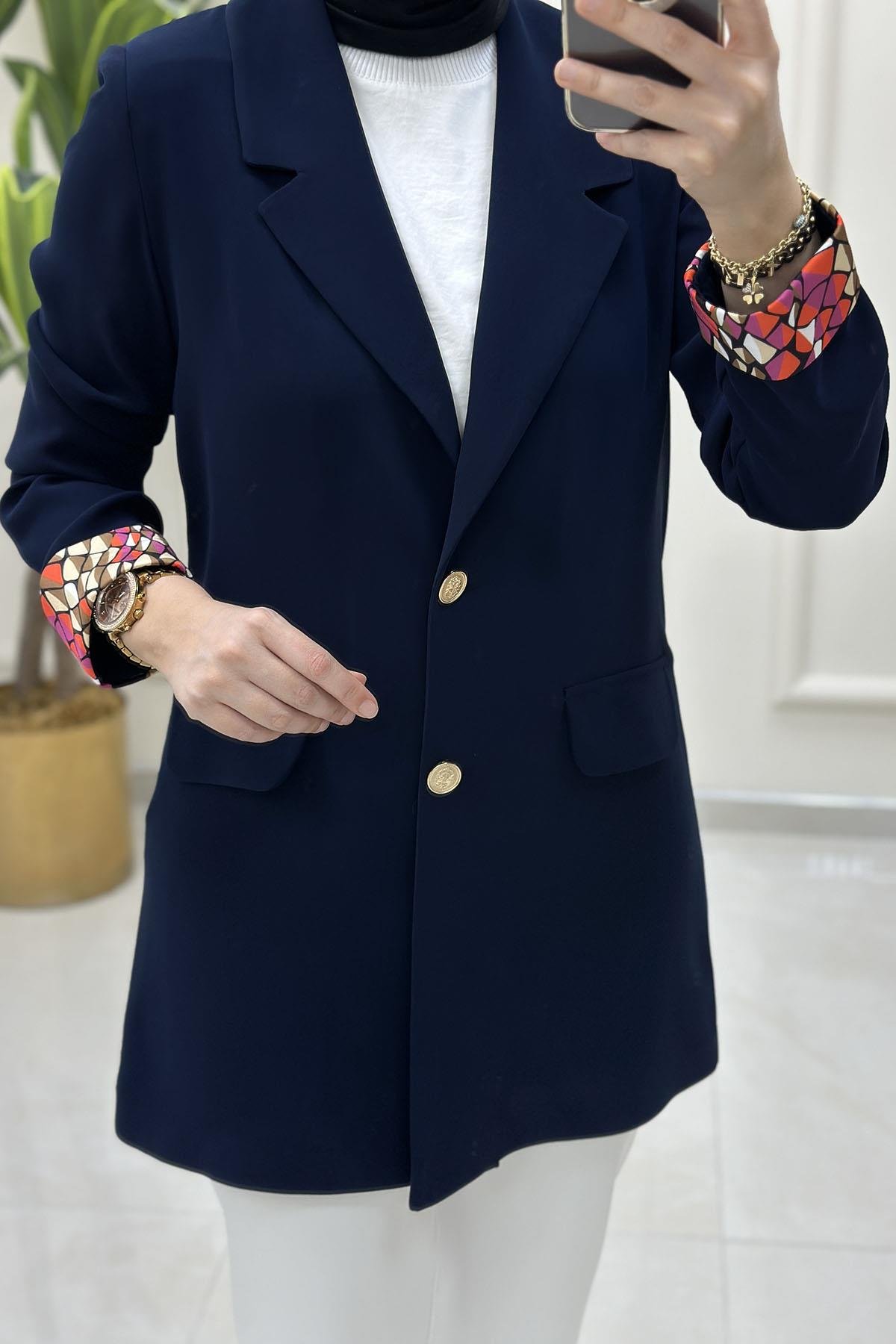 Tesettür CeketKruvaze Yaka Katlama Kol Renk Garnili Kadın Ceket Lacivert MLH 5100