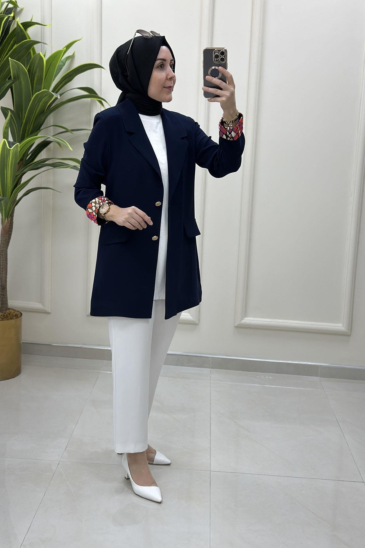 Tesettür CeketKruvaze Yaka Katlama Kol Renk Garnili Kadın Ceket Lacivert MLH 5100