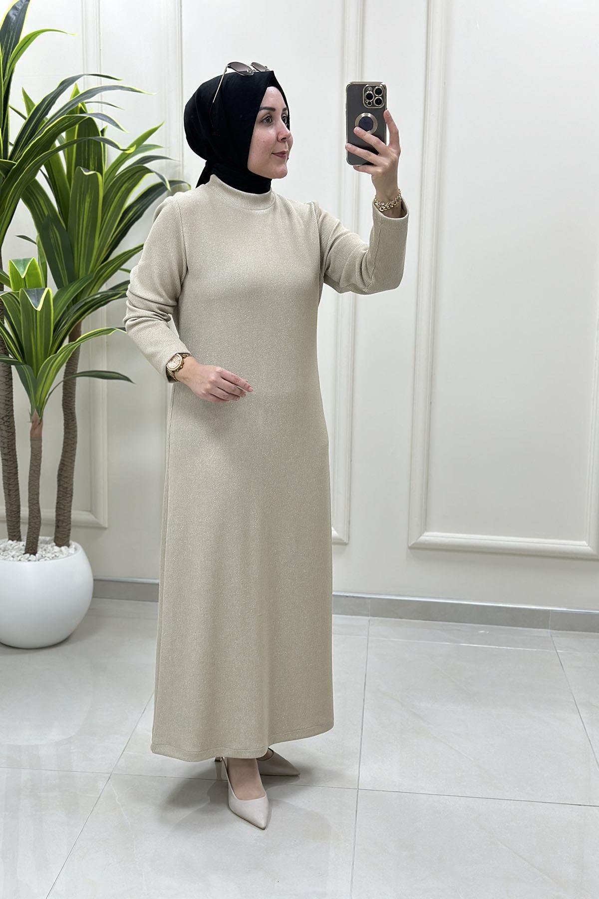 Tesettür ElbiseBeli Kemerli Örme Kumaş Kadın Elbise Bej ALS 5212