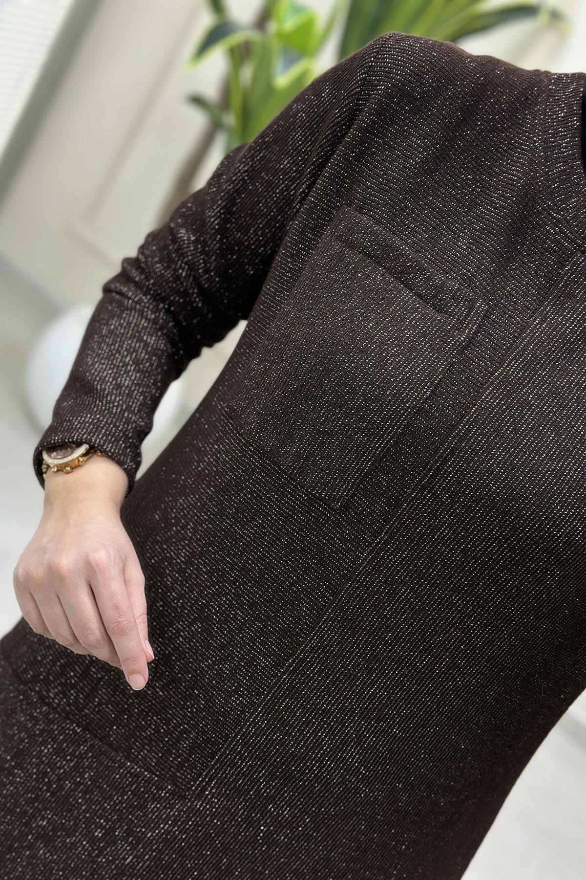 Tesettür ElbiseÖnü Cep Detaylı Örme Kadın Elbise Kahverengi ALS 5221