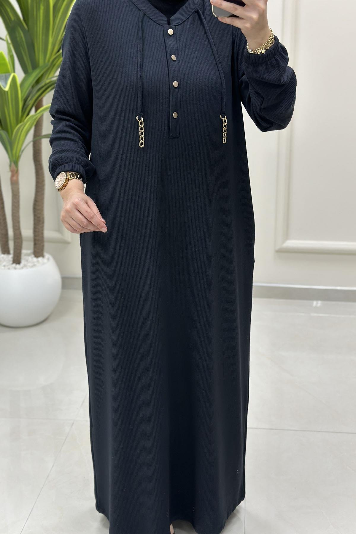 Tesettür ElbiseÖnü Yarım Düğmeli Zincir Detaylı Kadın Elbise Antrasit KADO 257624
