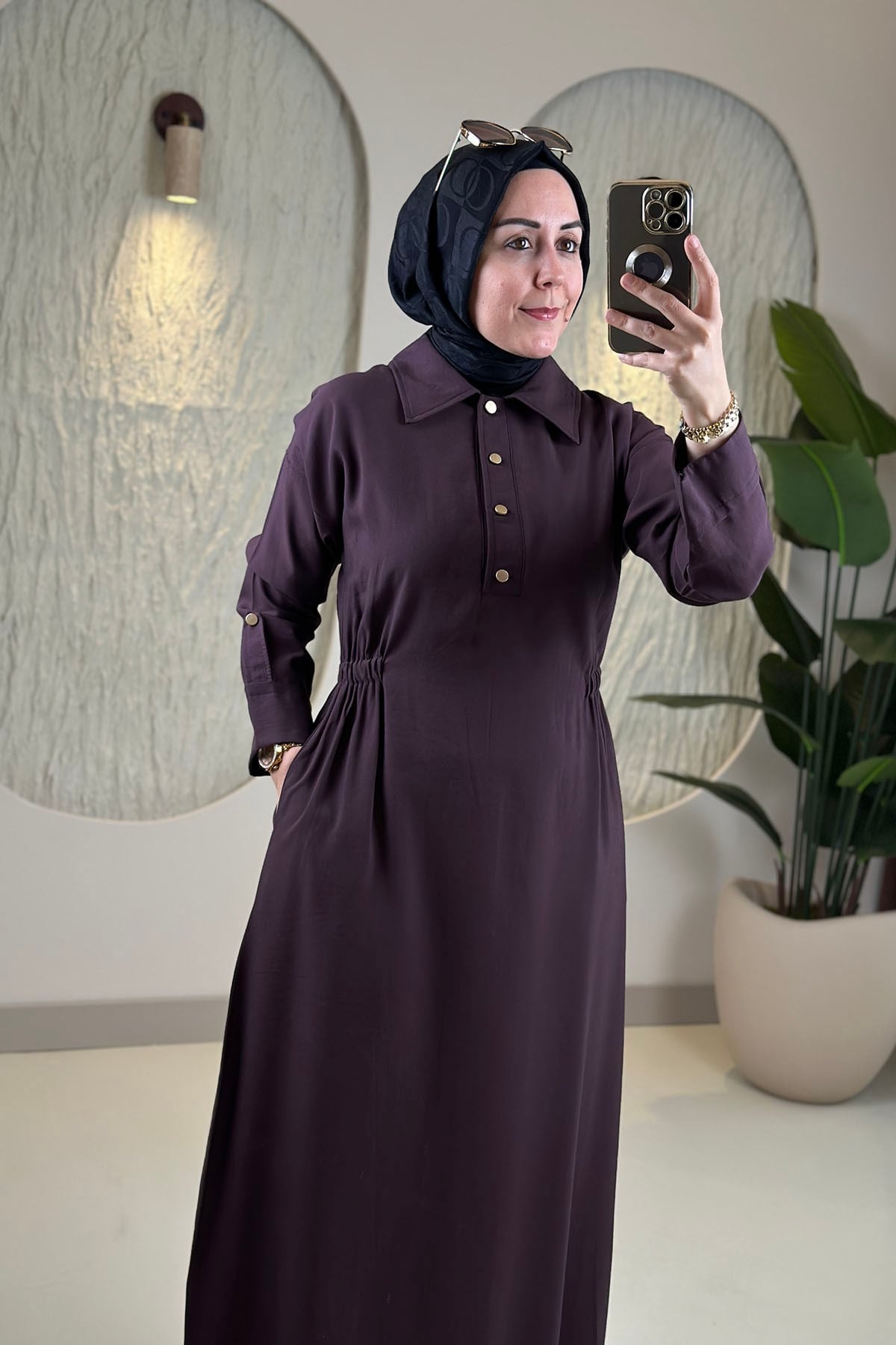 Tesettür ElbiseTensel Yan Büzgü Detaylı Cepli Kadın Elbise Koyu Mürdüm KADO 262886