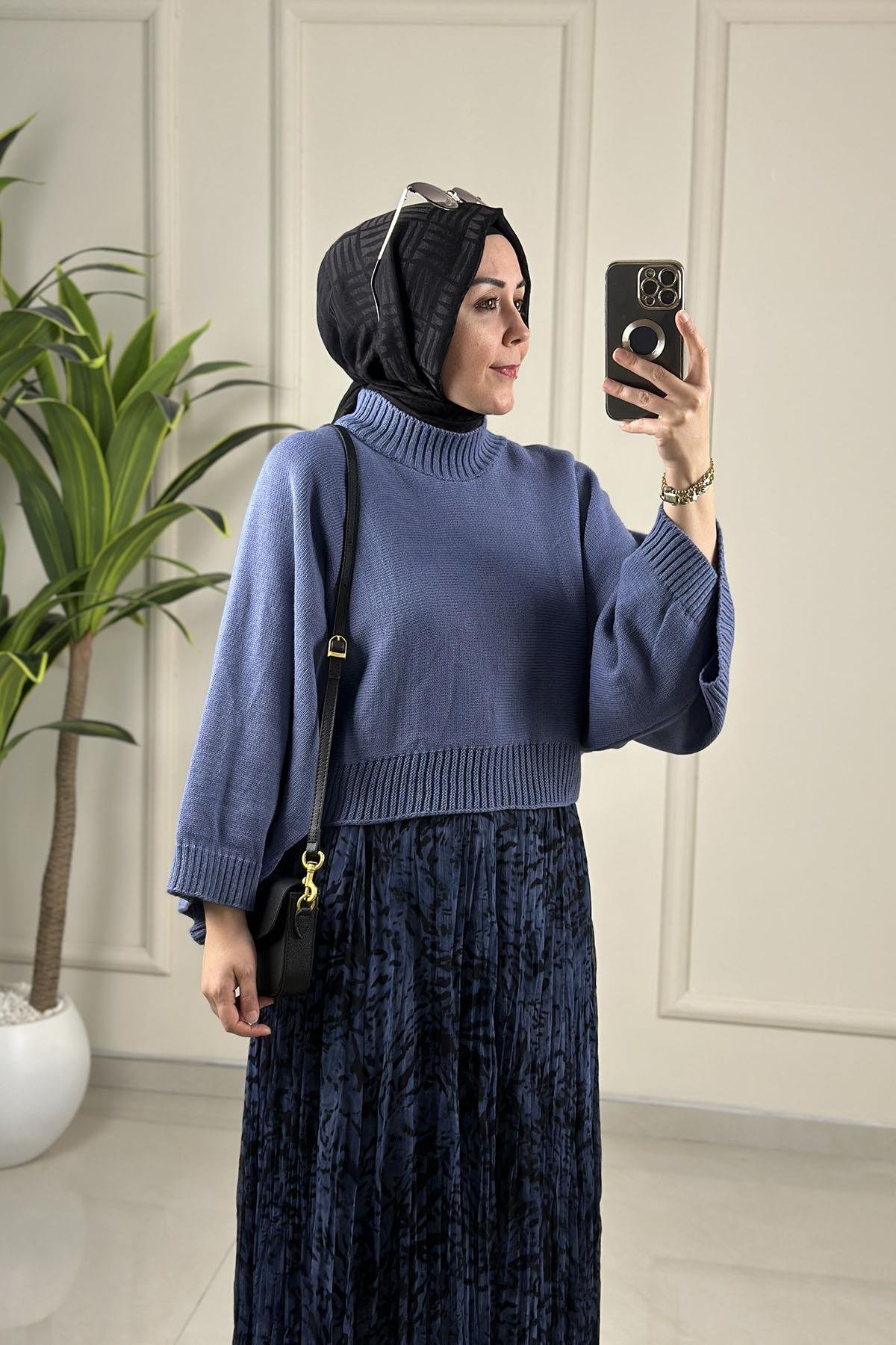 Tesettür EtekKendinden Desenli Verev Kesim Kadın Şifon Etek Mavi SAGA 4073