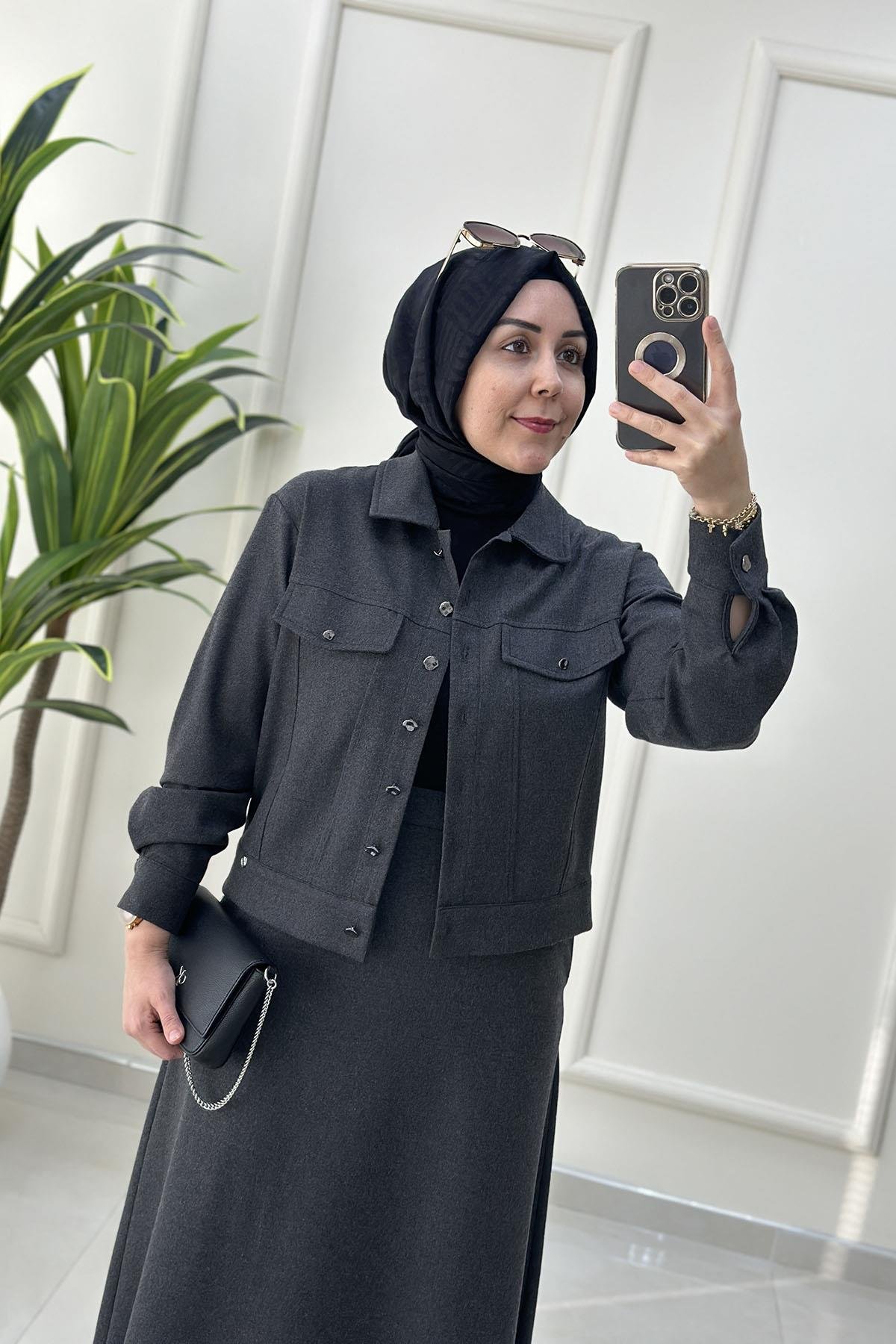 Tesettür Etekli TakımArmine Trend Önü Düğmeli Ceket ve A Kesim Etek Kadın İkili Takım Antrasit ARM 6111