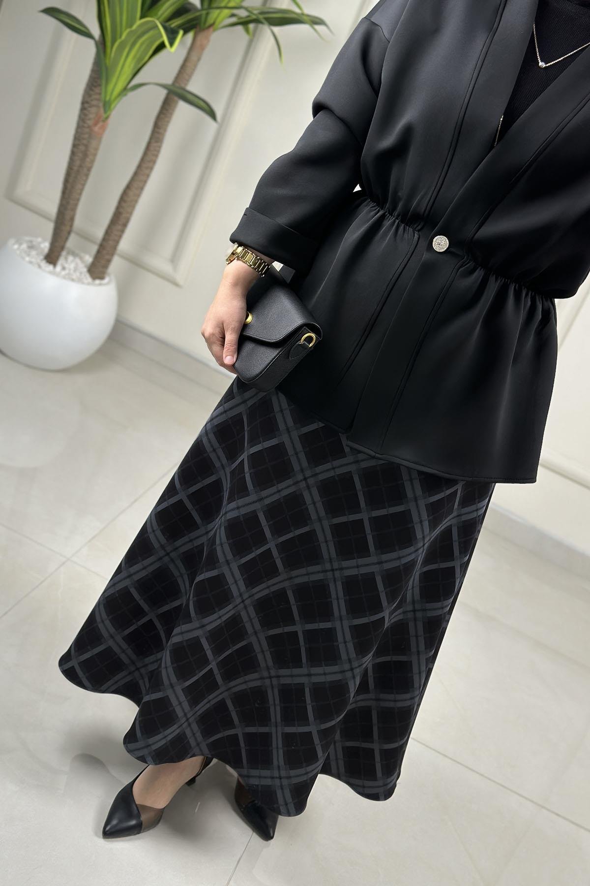 Tesettür Etekli TakımDüşük Omuz Beli Büzgülü Ceket ve Ekose Etek Kadın İkili Takım Siyah ARMİ 75623