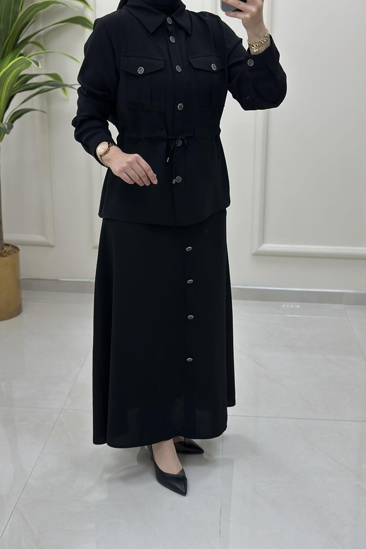 Tesettür Etekli TakımKrep Önü Düğmeli Beli Büzgülü Gömlek ve Kloş Etek Kadın İkili Takım Siyah FM 25075