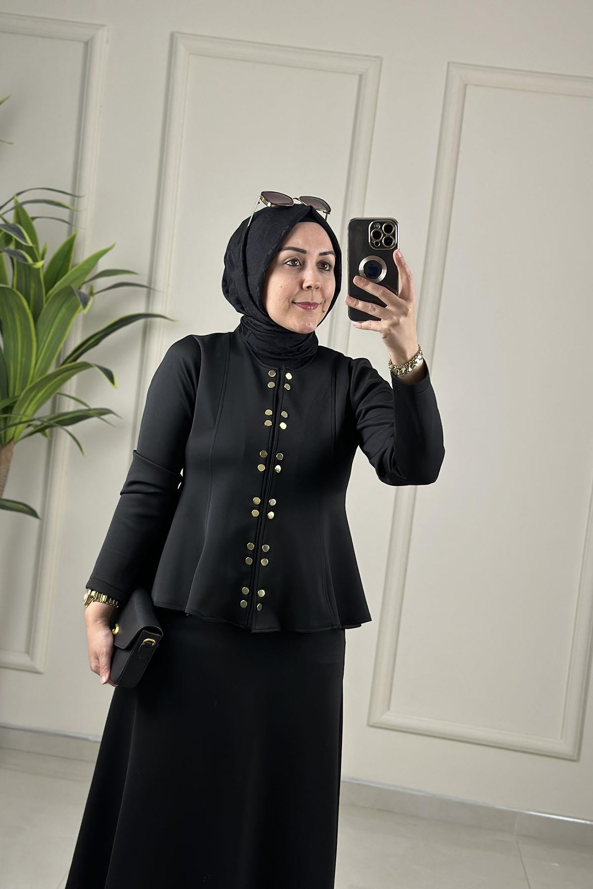 Tesettür Etekli TakımÖnü Çıtçıtlı Volanlı Ceket ve Etek Kadın İkili Takım Siyah ARMİ 75624