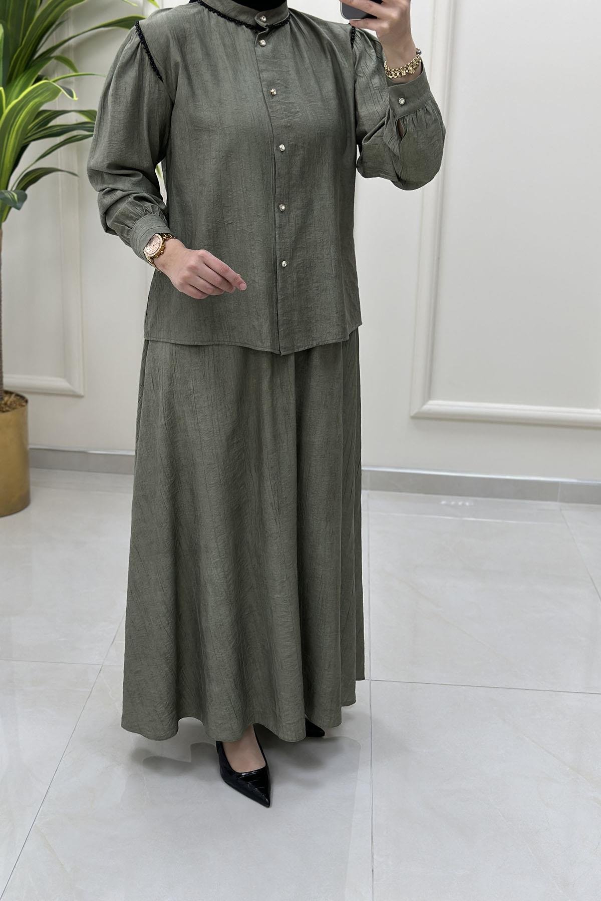 Tesettür Etekli TakımYaka ve Omuz İnci Detaylı Gömlek ve Kloş Etek Kadın İkili Takım Haki CNR 2176