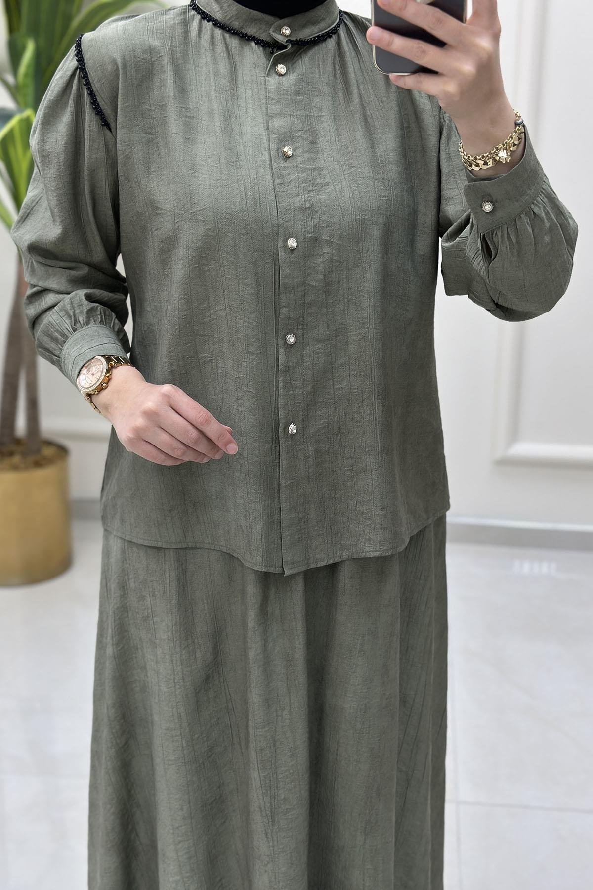 Tesettür Etekli TakımYaka ve Omuz İnci Detaylı Gömlek ve Kloş Etek Kadın İkili Takım Haki CNR 2176